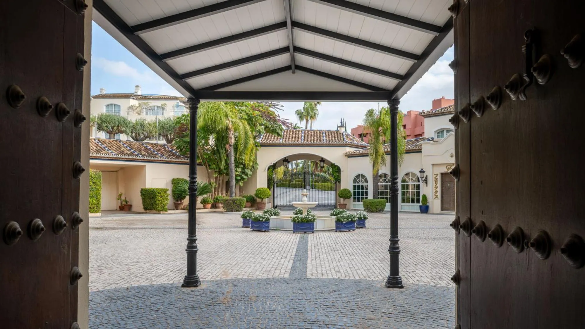 Property building in Grand Hotel Las Dunas