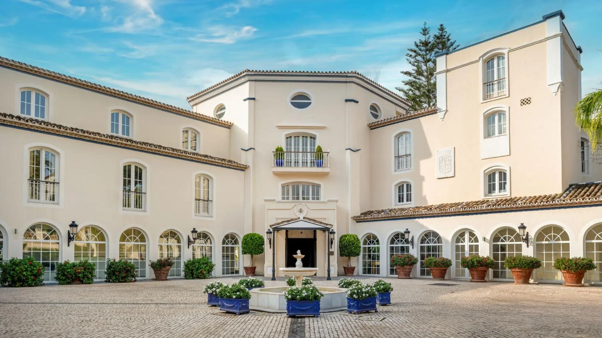 Property building in Grand Hotel Las Dunas