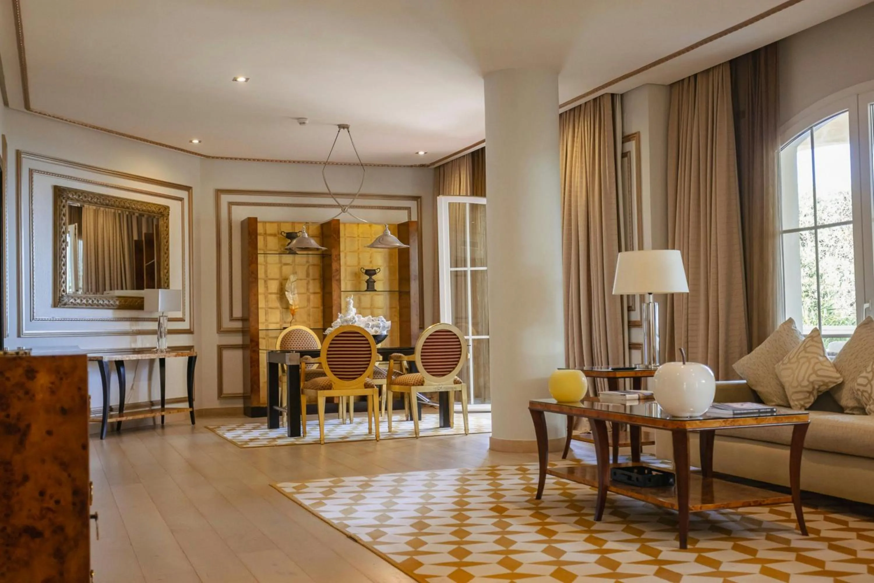 Living room in Grand Hotel Las Dunas, Autograph Collection