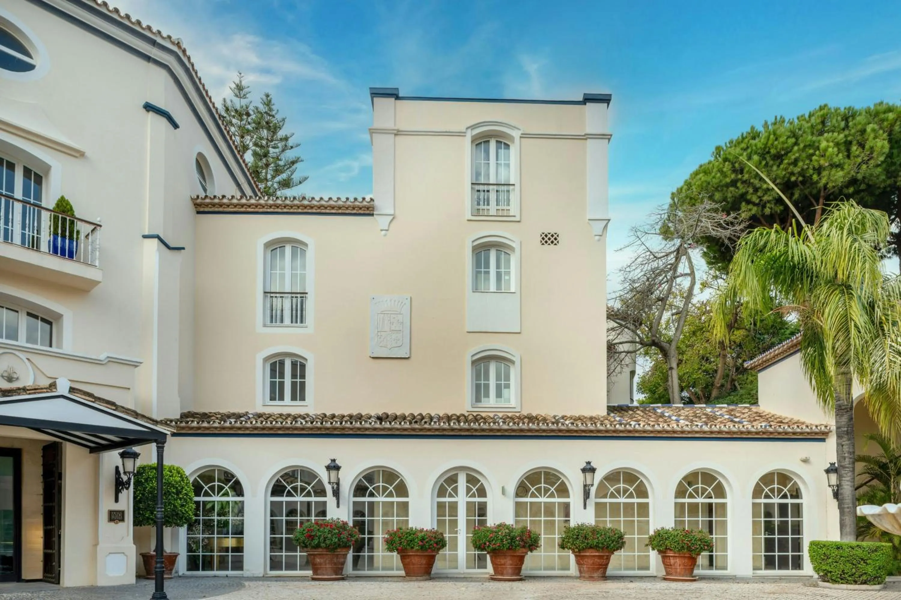 Property building in Grand Hotel Las Dunas, Autograph Collection