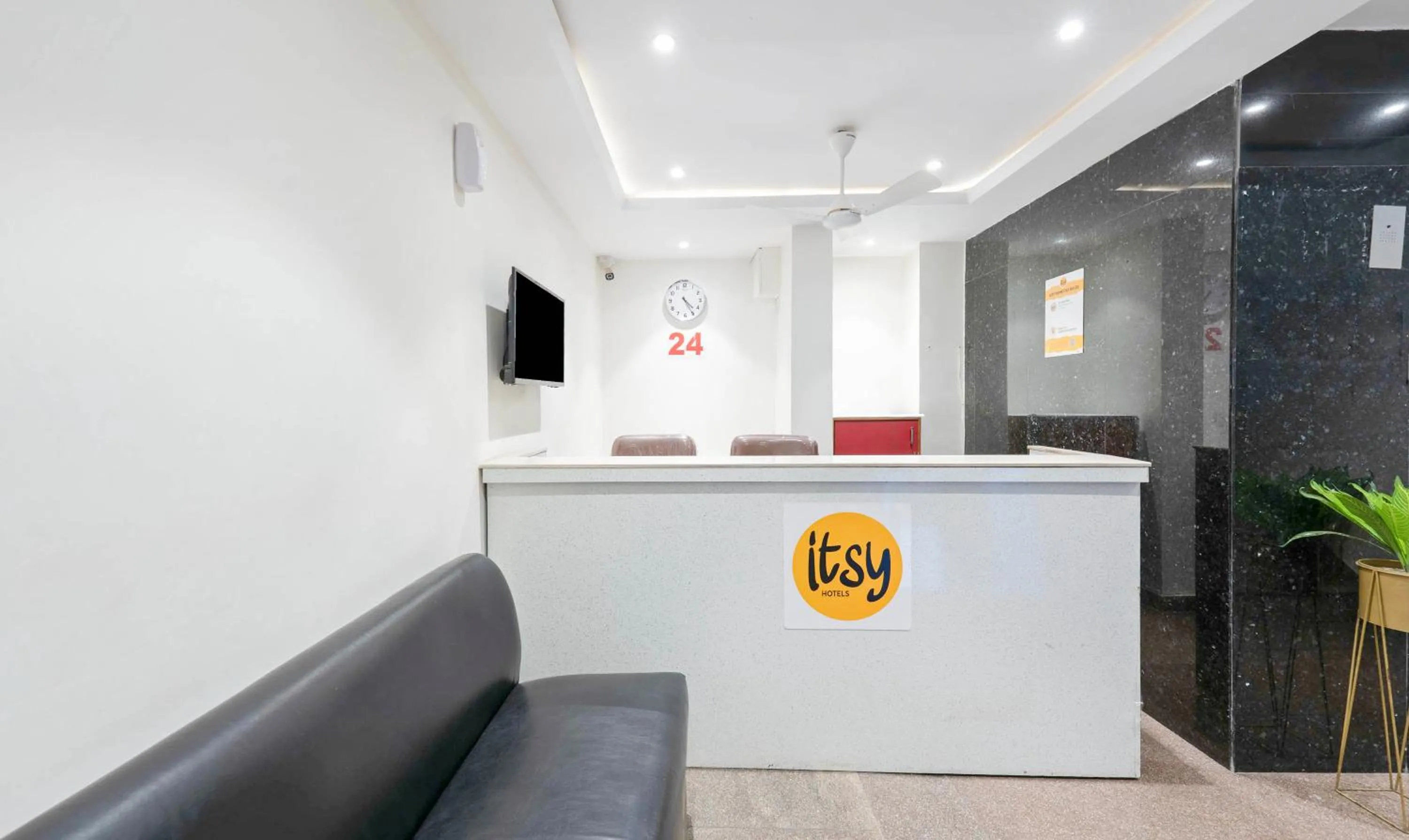 Itsy Hotels Svaruchi Inn