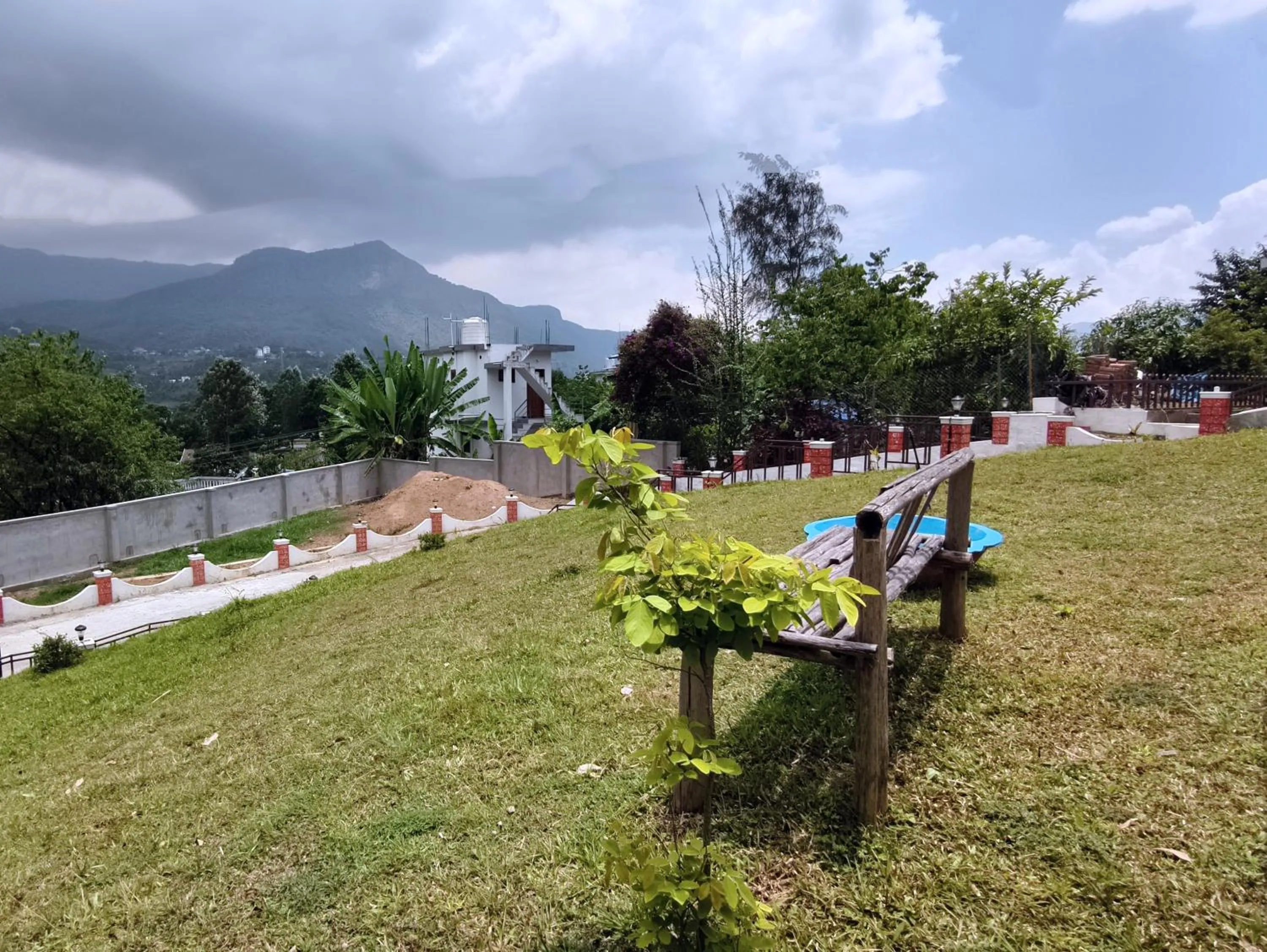 Garden in Moon Wings Mountain Resort, Kanthalloor