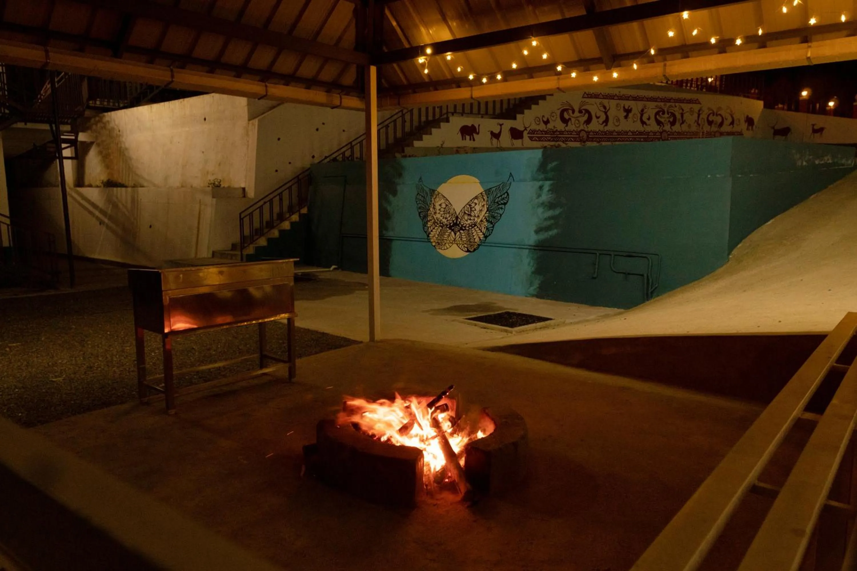 flat iron in Moon Wings Mountain Resort, Kanthalloor