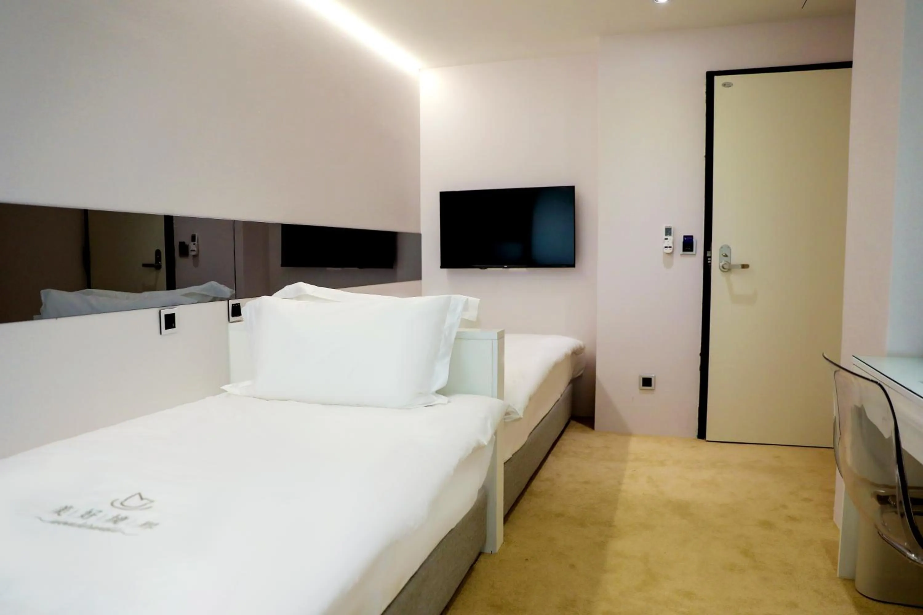 Bed in Wonderwall Ximending