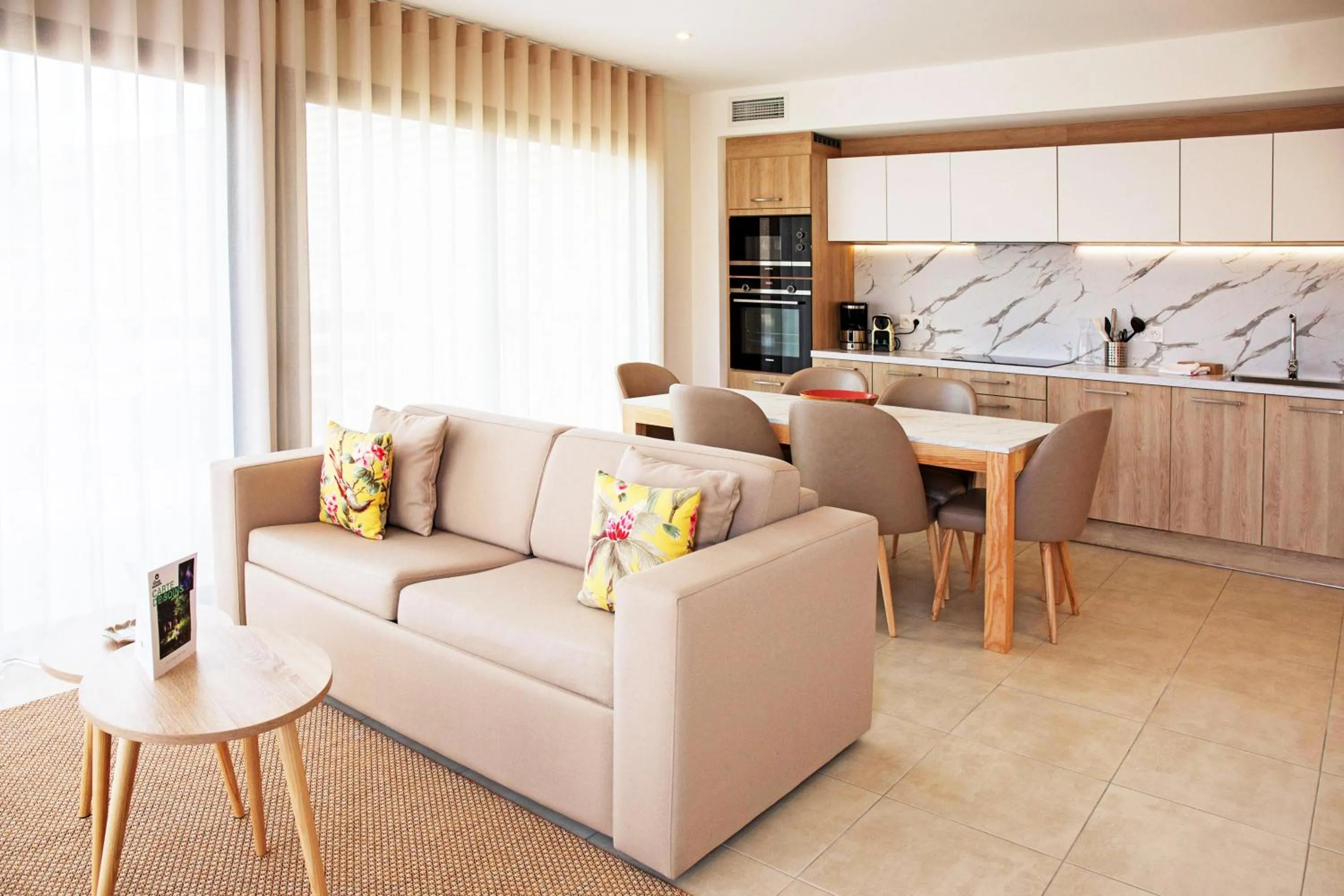 Kitchen or kitchenette in Résidence Pierre & Vacances Premium Domaine du Golfe du Lion