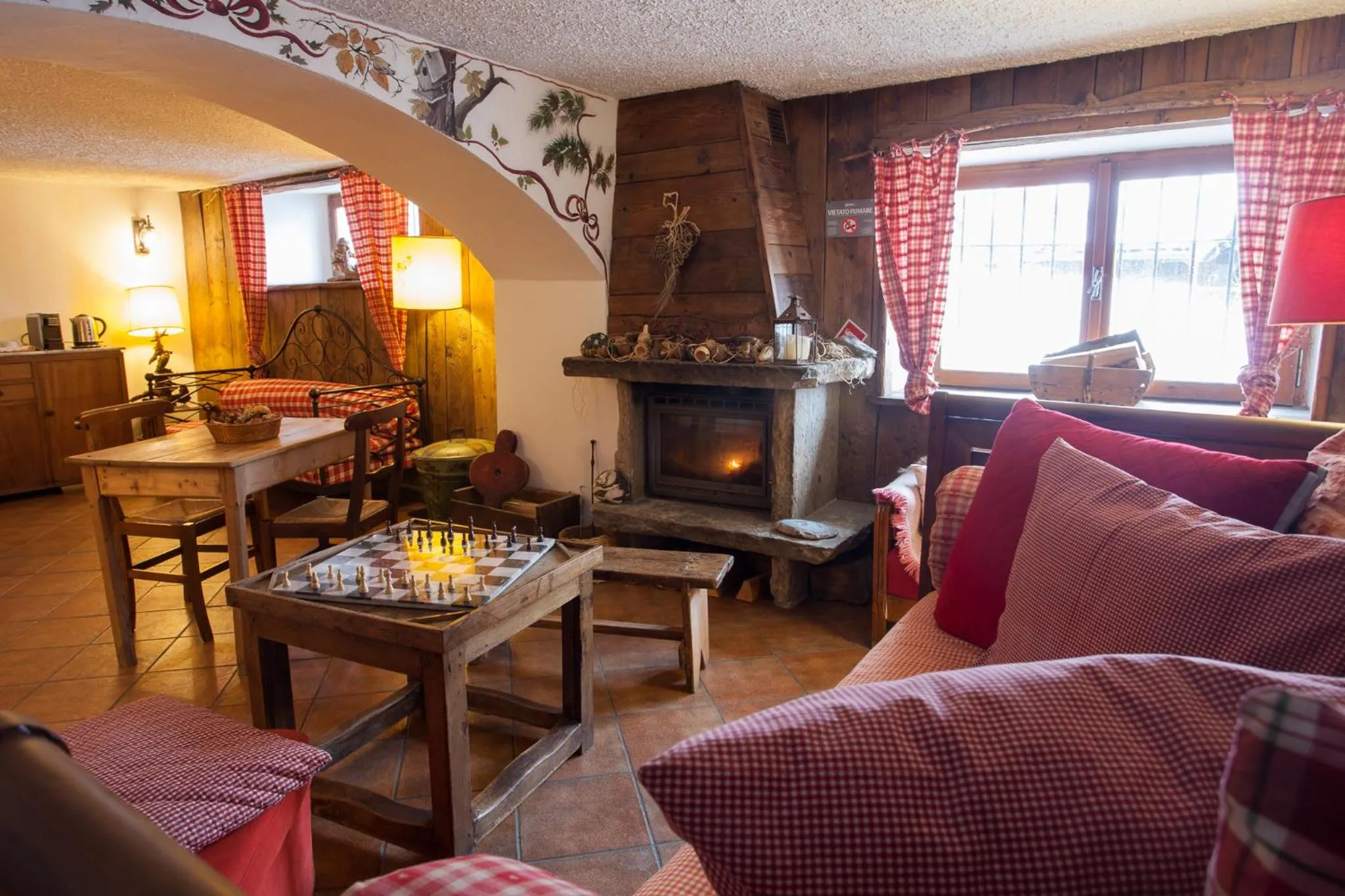 Communal lounge/ TV room in Hotel Funivia