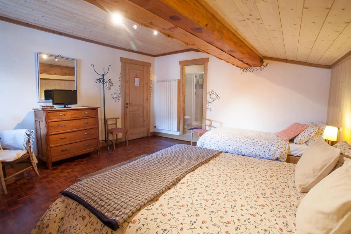 Photo of the whole room, Bed in Hotel Funivia