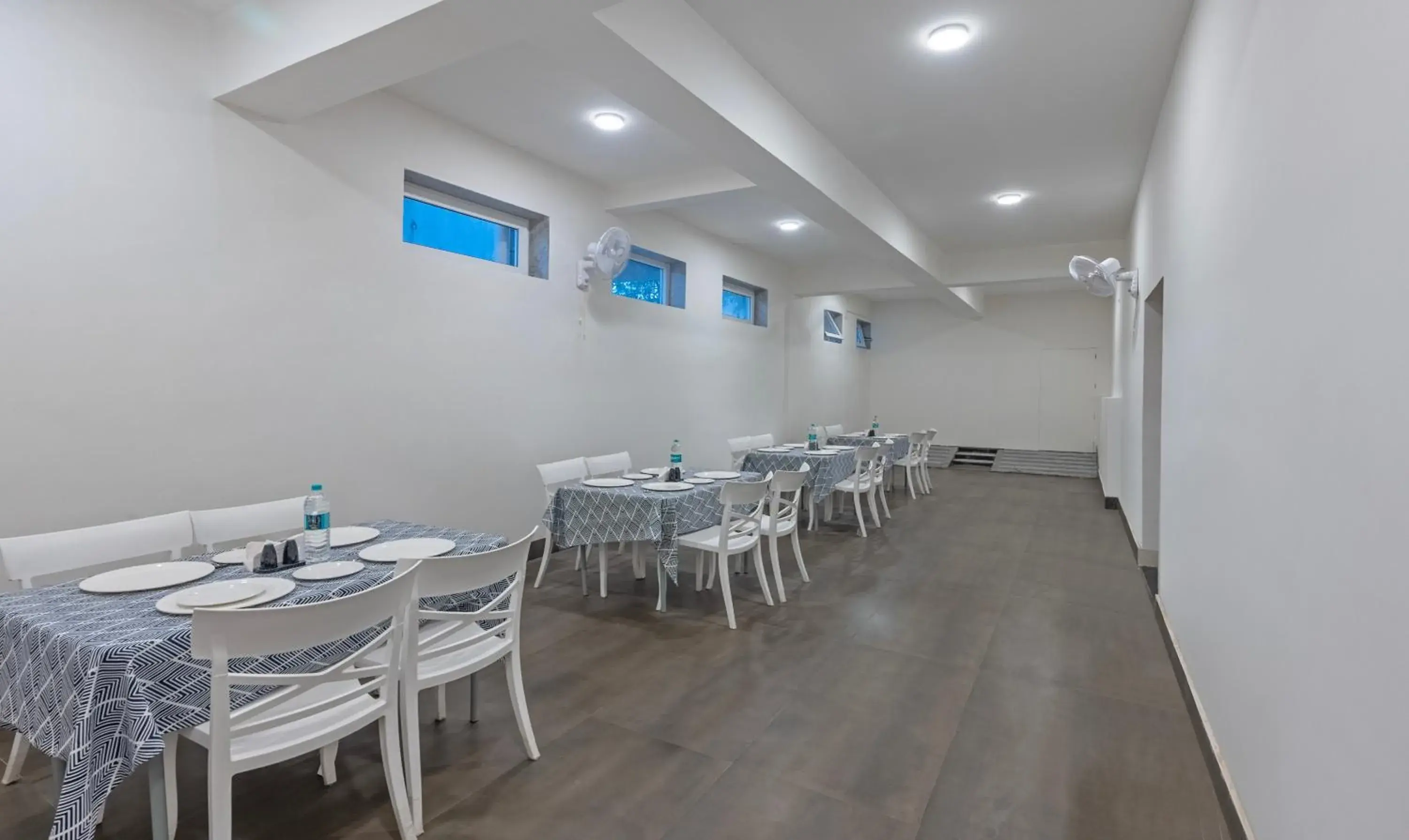 Dining area in Itsy Hotels Greenland Jungle View Dining area in Itsy Hotels Greenland Jungle View