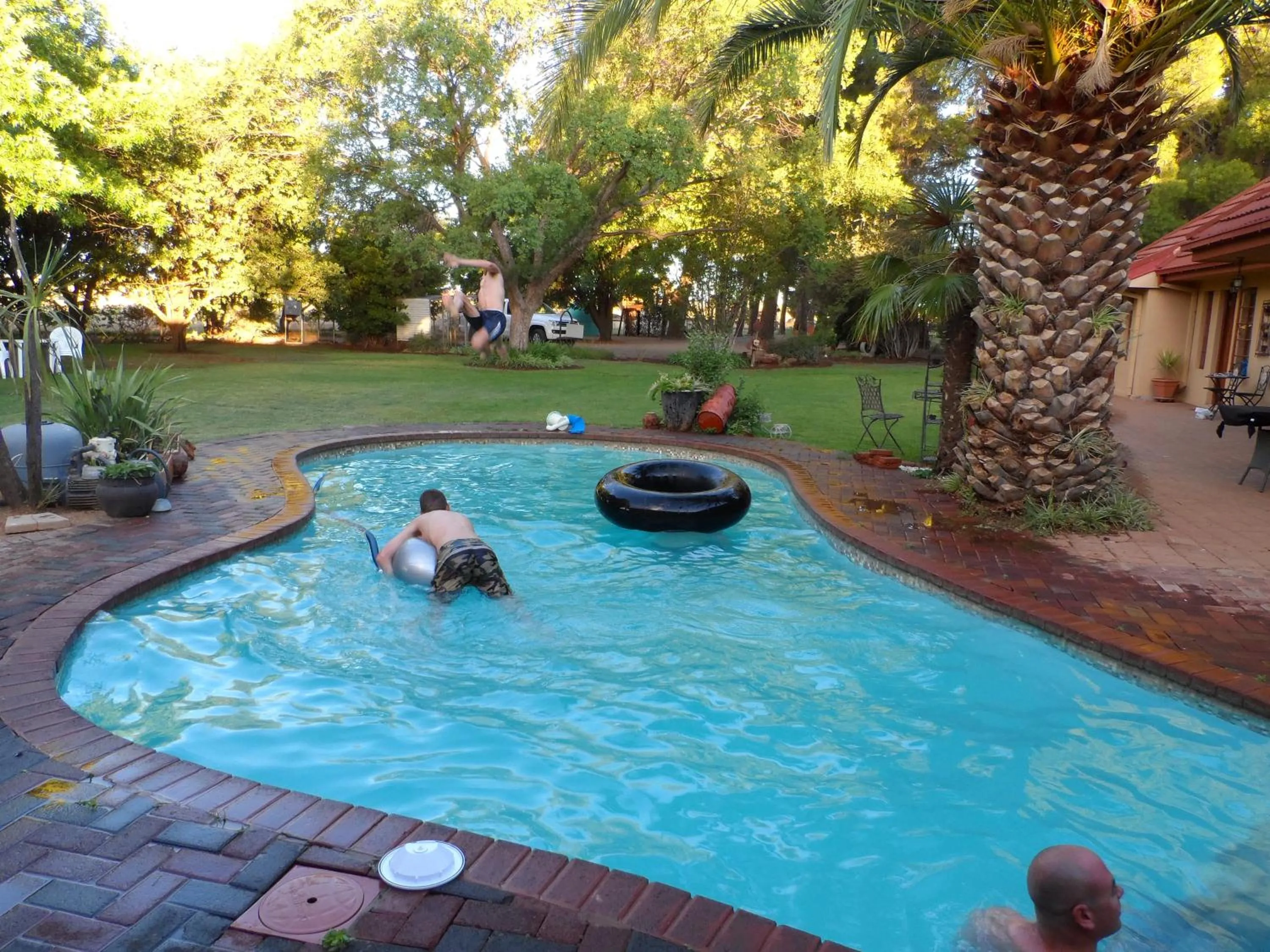 Day in A Cherry Lane Self Catering and B&B