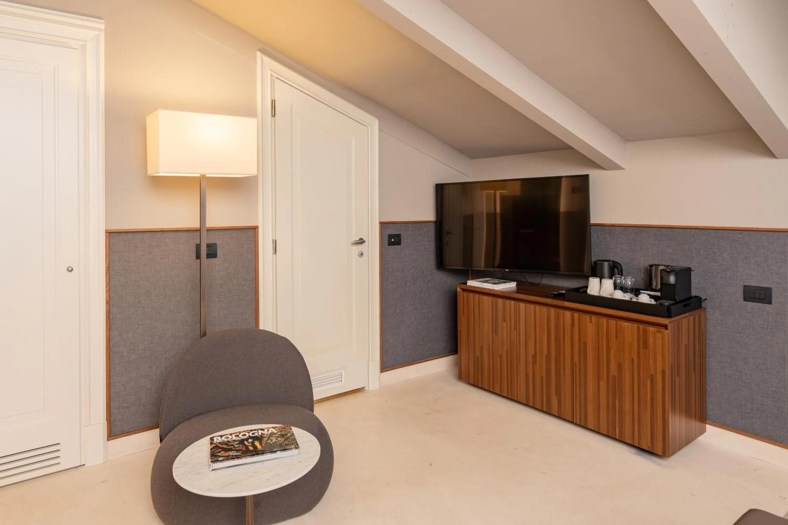 TV and multimedia in Hotel Brun