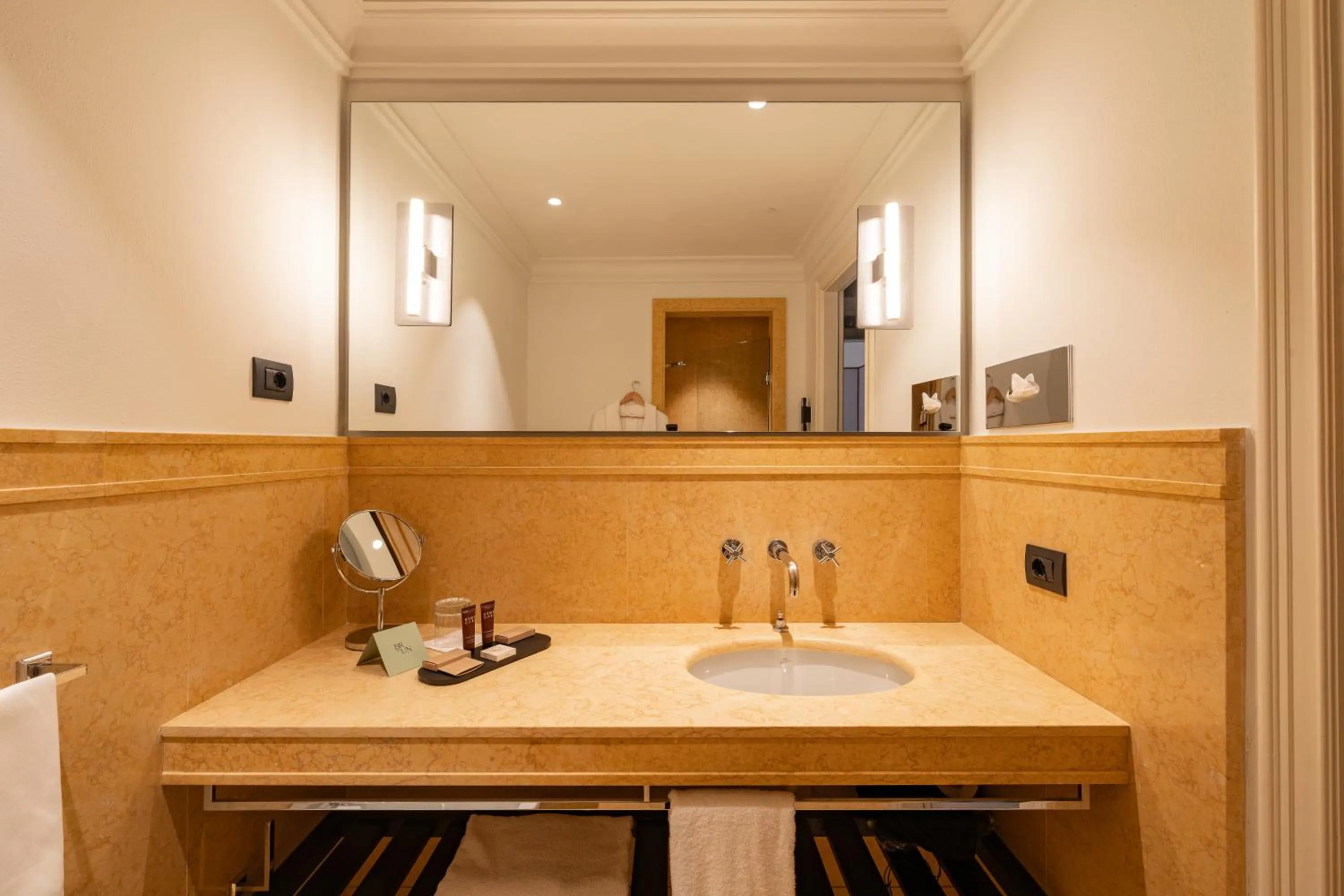 Shower in Hotel Brun