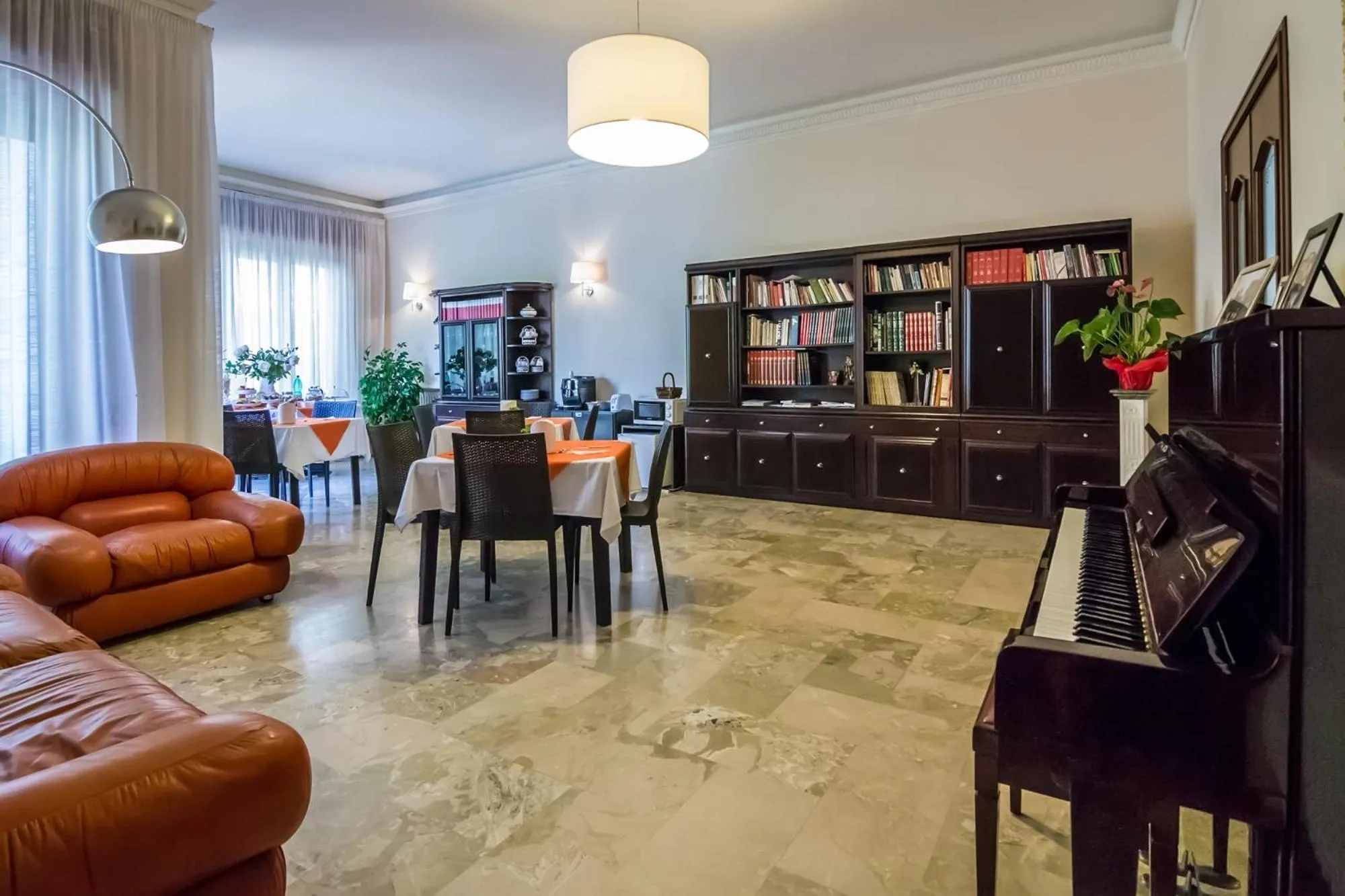 Dining area in Villa Lazzari B&B Tra i due Mari