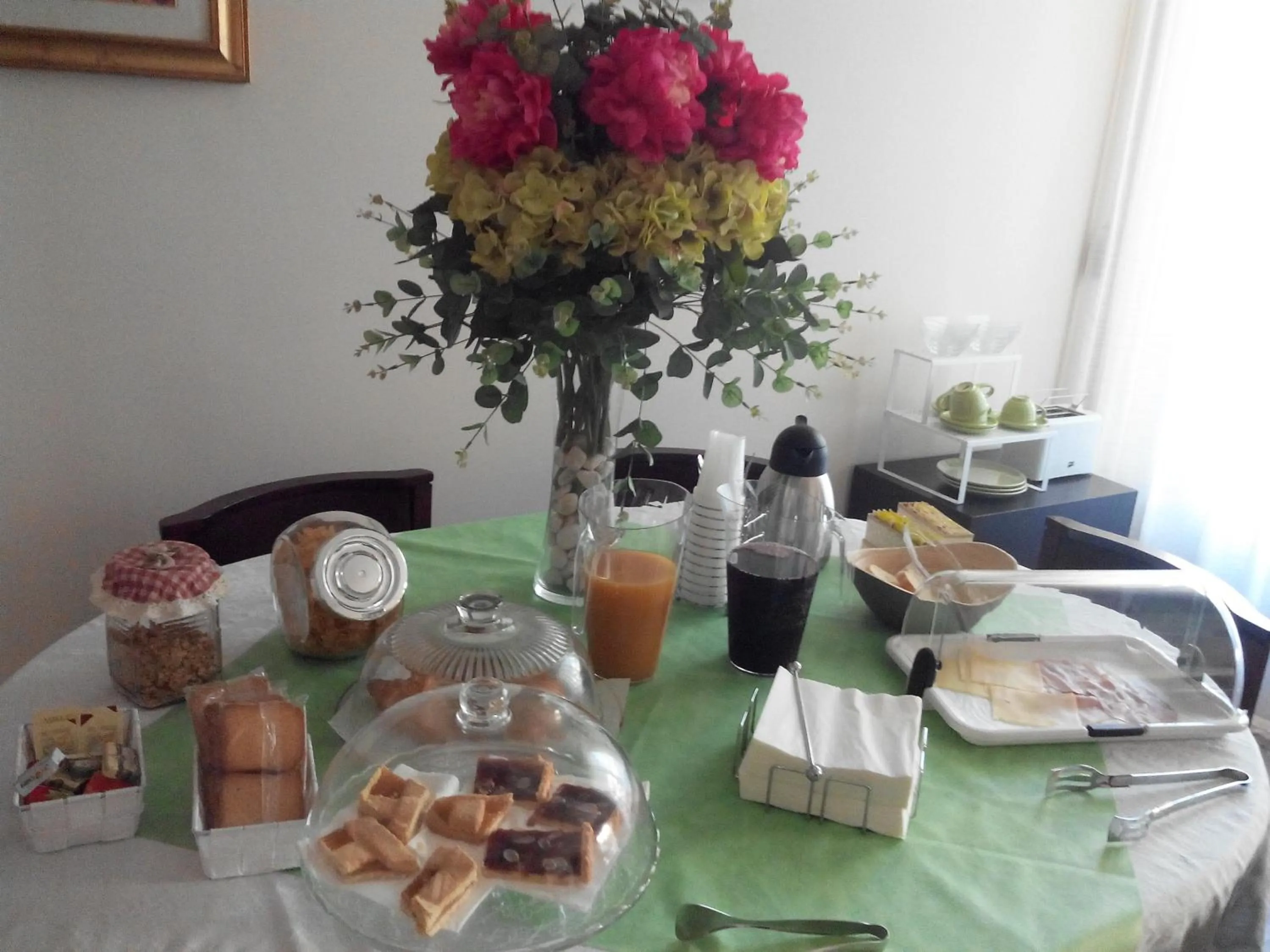 Food and drinks in Villa Lazzari B&B Tra i due Mari