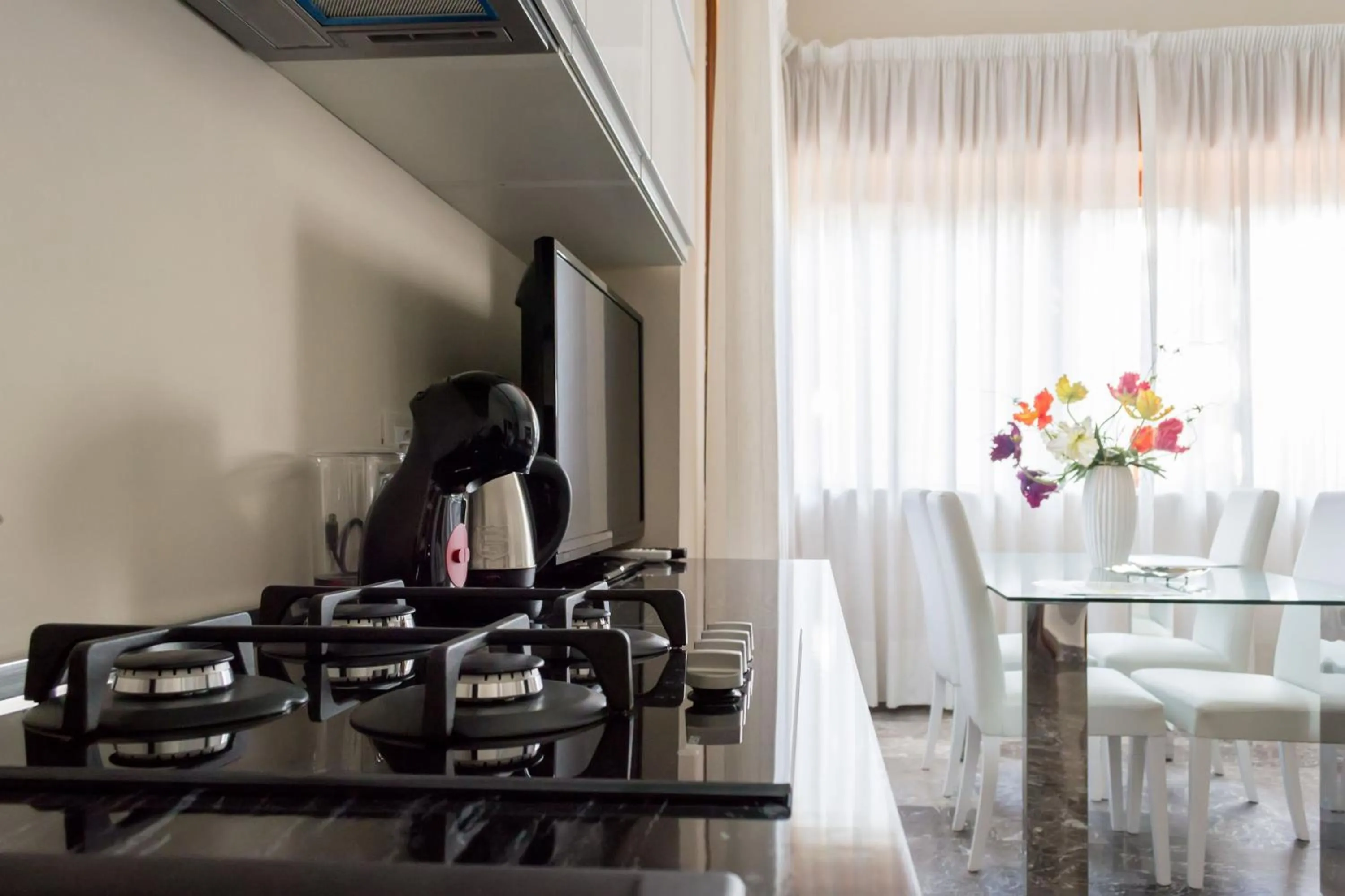 Kitchen or kitchenette in Villa Lazzari B&B Tra i due Mari