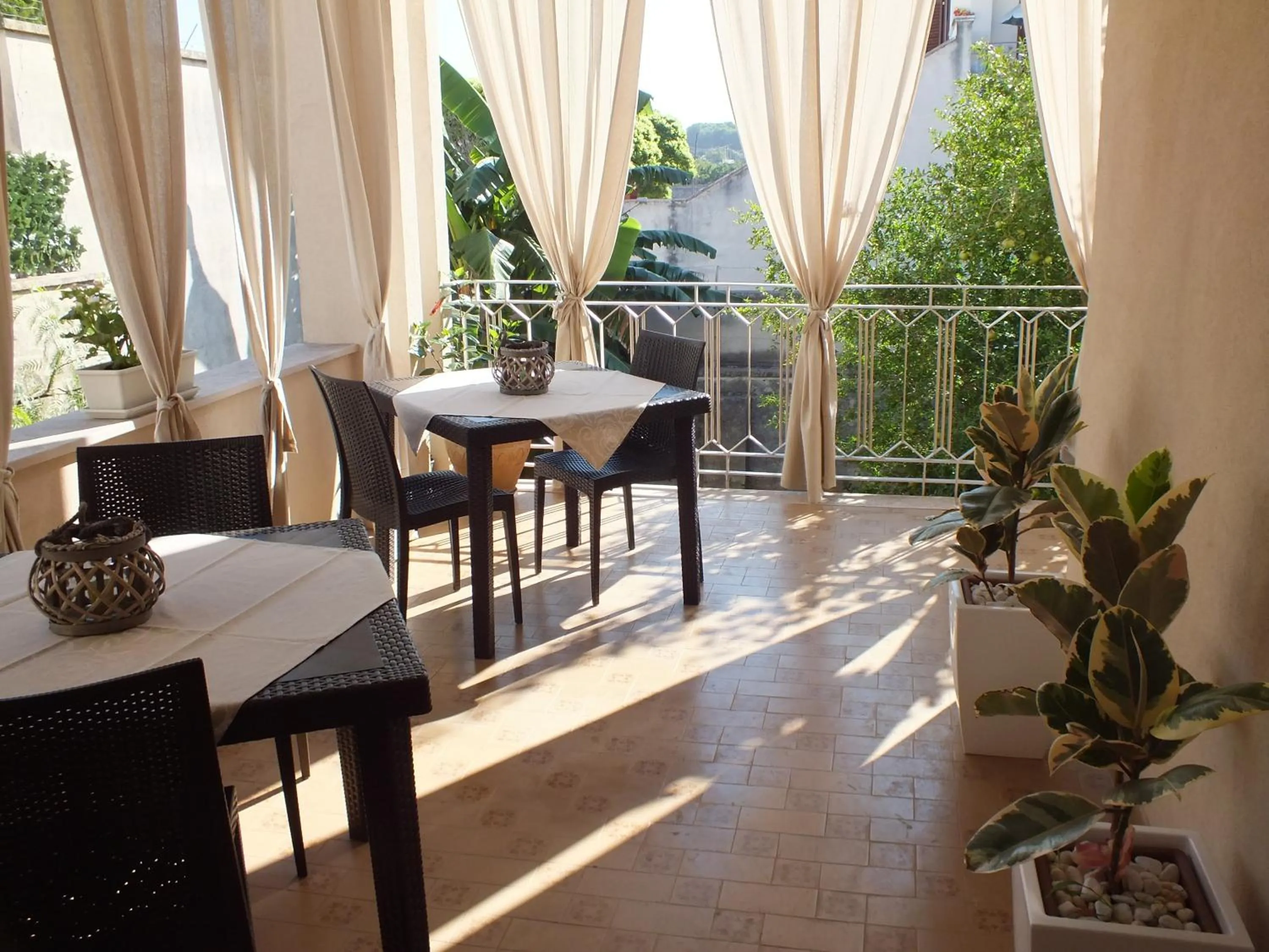 Balcony/Terrace in Villa Lazzari B&B Tra i due Mari