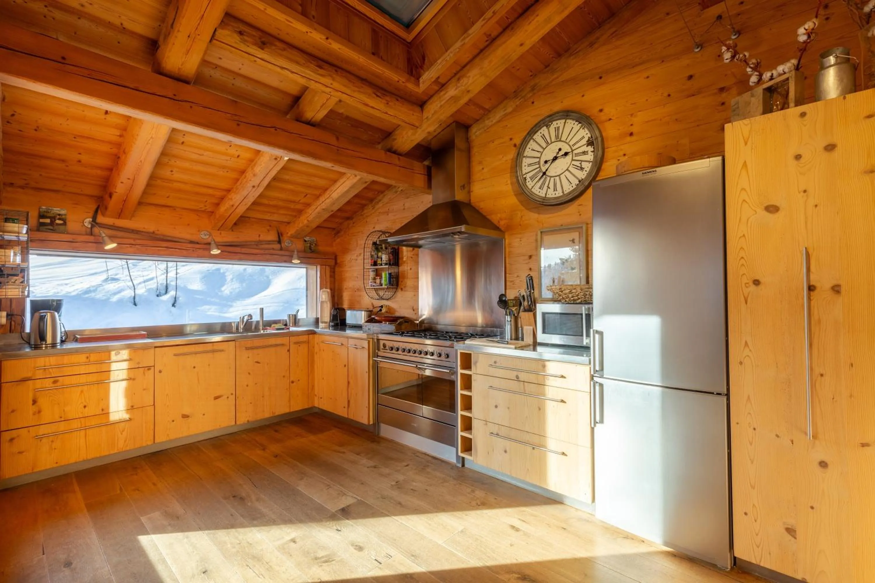 Kitchen or kitchenette in Chalet Coelacanthe