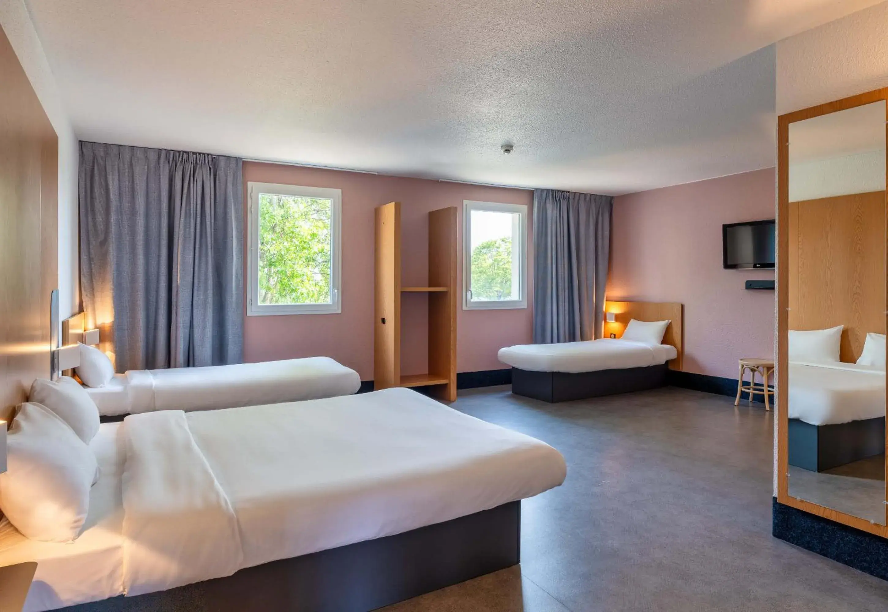 Quadruple Room - Disability Access in B&B HOTEL Lyon Eurexpo Chassieu Quadruple Room - Disability Access in B&B HOTEL Lyon Eurexpo Chassieu