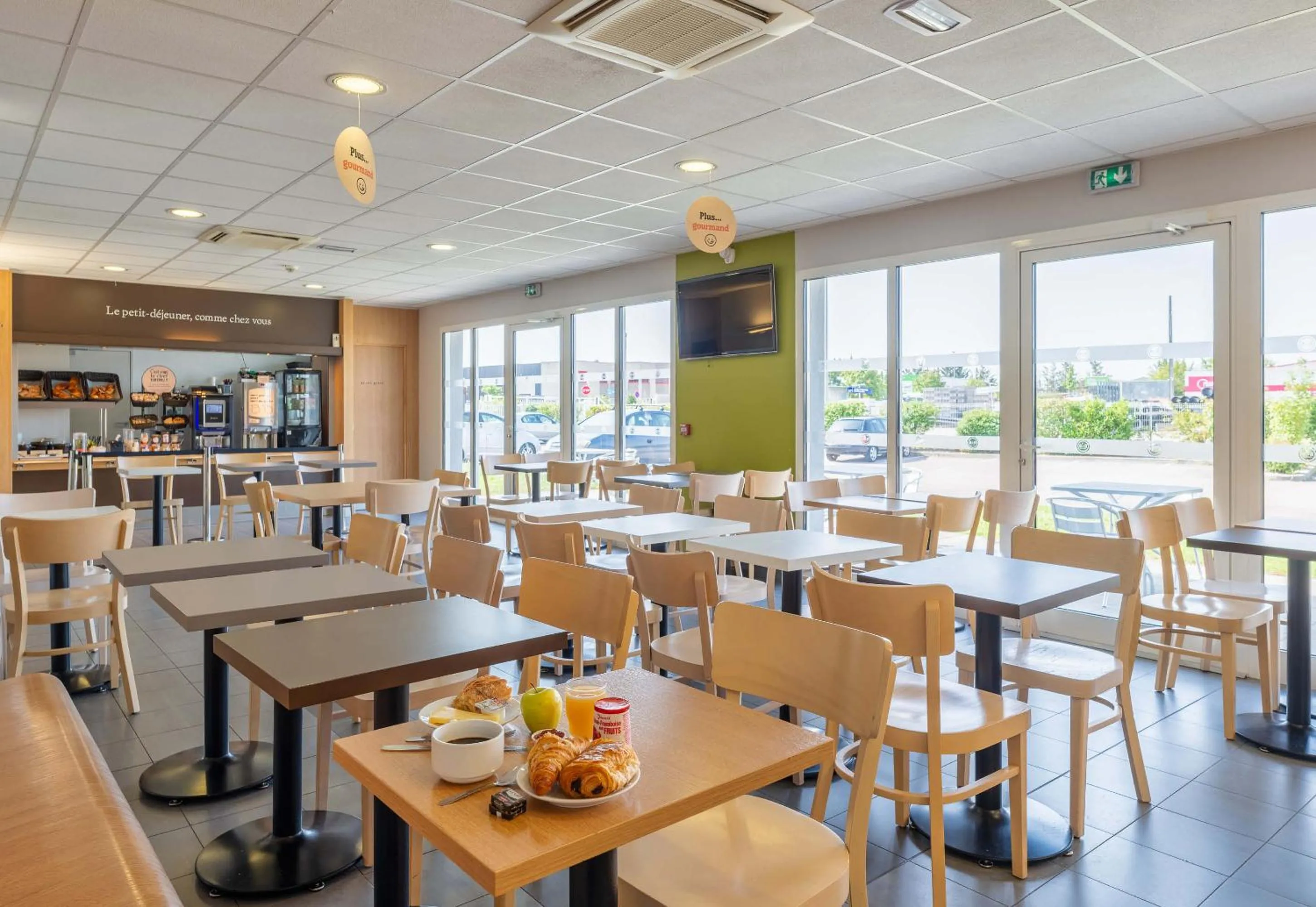 Restaurant/places to eat in B&B HOTEL Lyon Eurexpo Chassieu