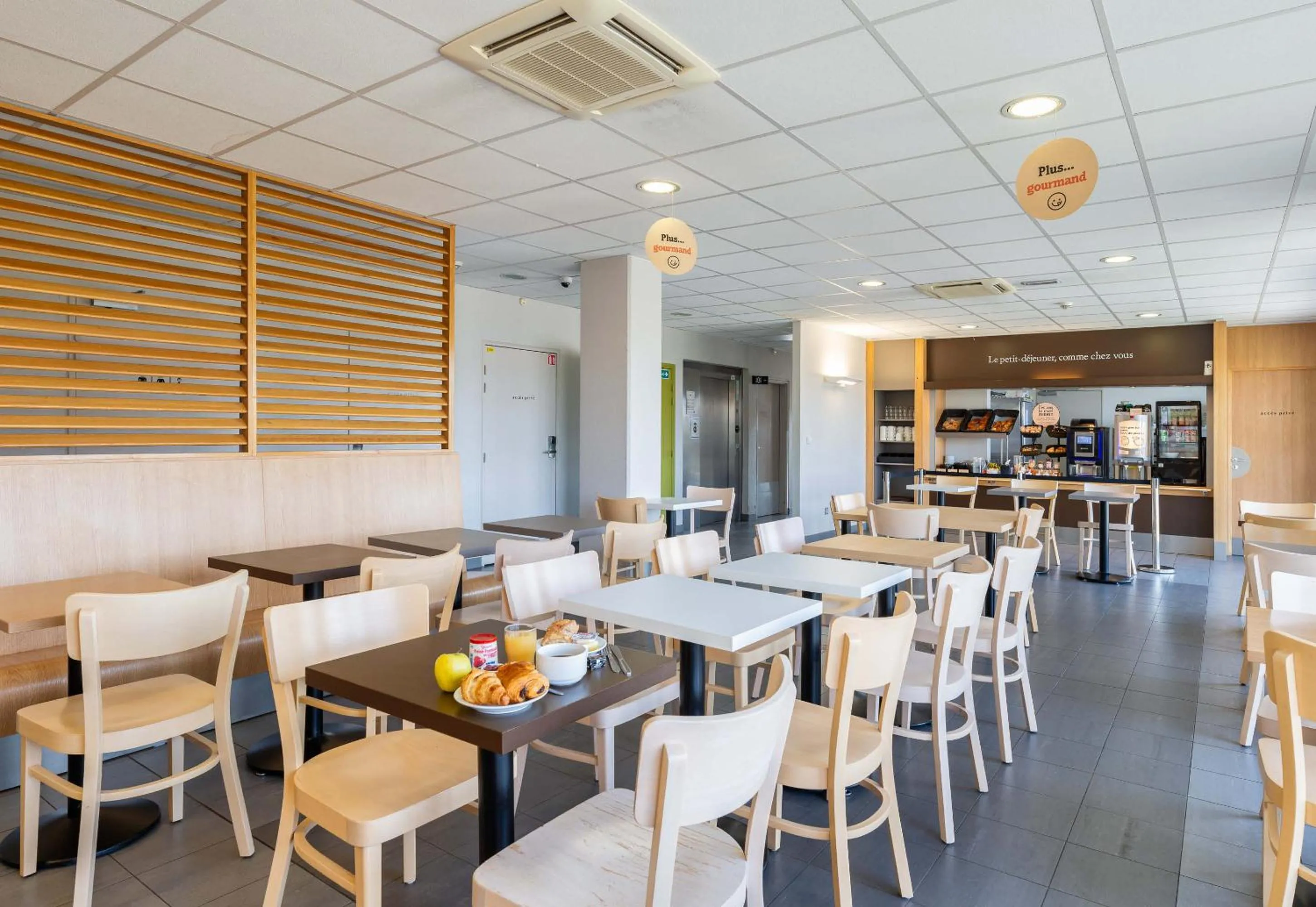 Restaurant/places to eat in B&B HOTEL Lyon Eurexpo Chassieu