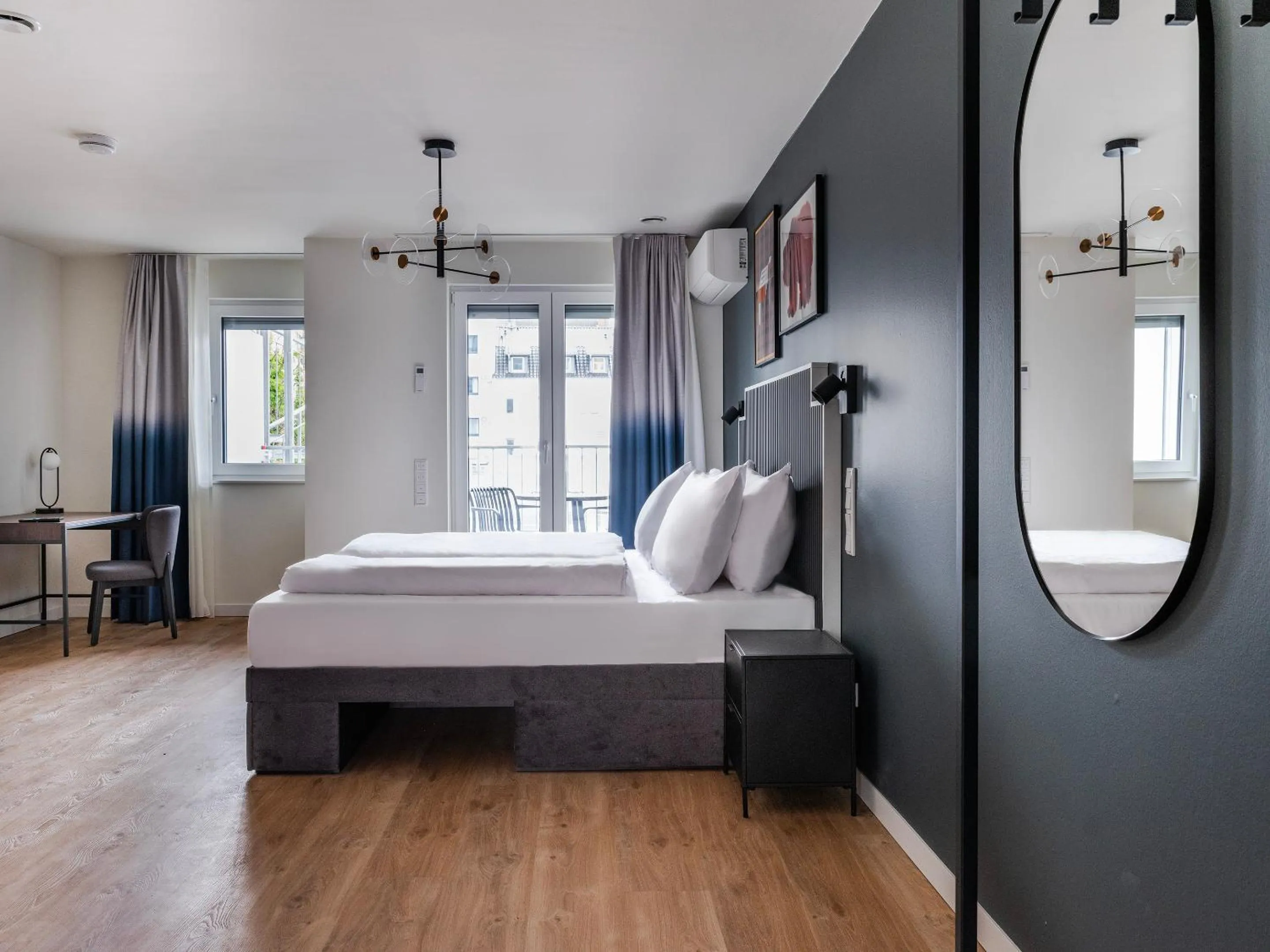 Photo of the whole room, Bed in Numa Düsseldorf Leo