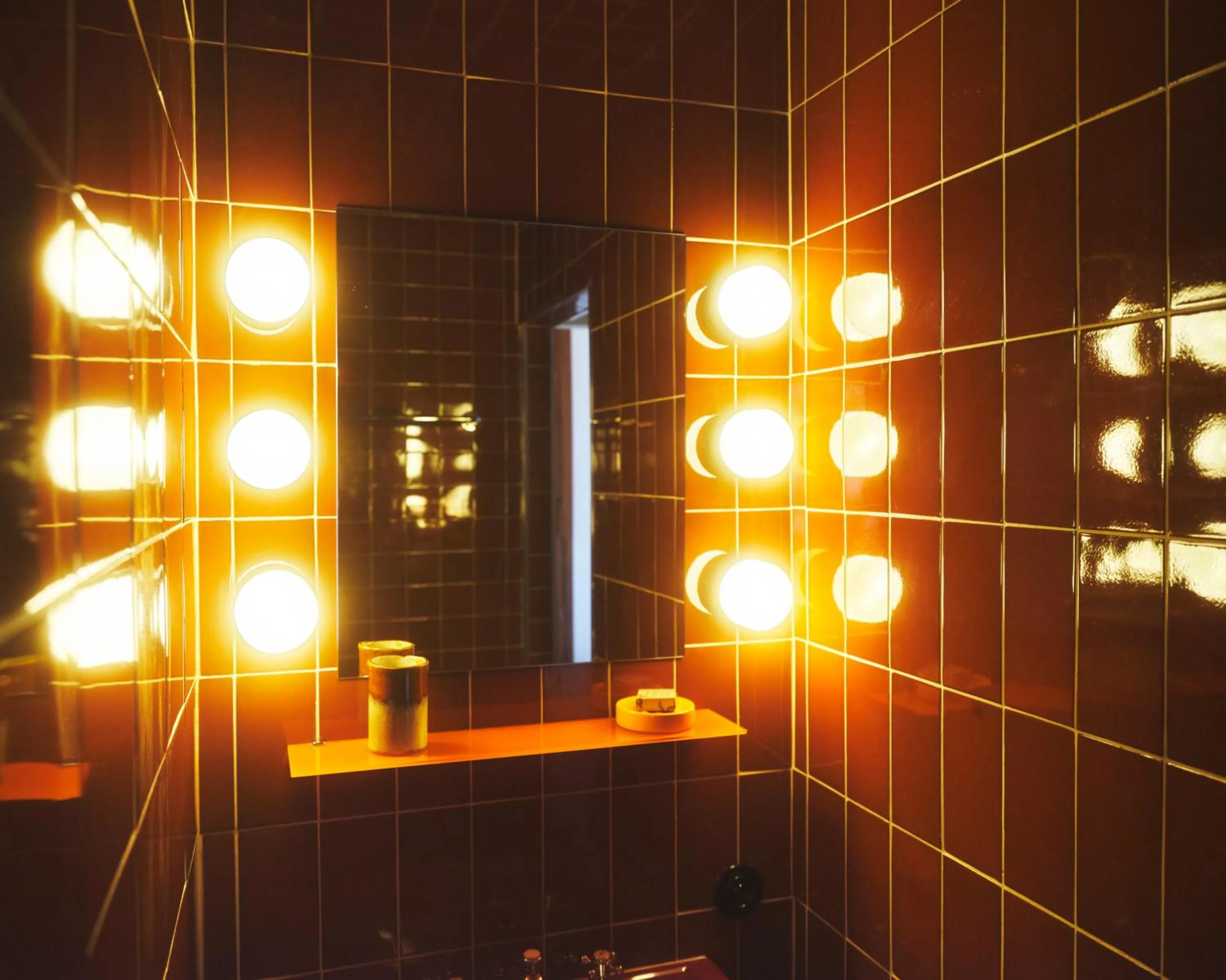 Shower in Hôtel Présent - Entrée autonome, réception en ligne - Encore Mieux