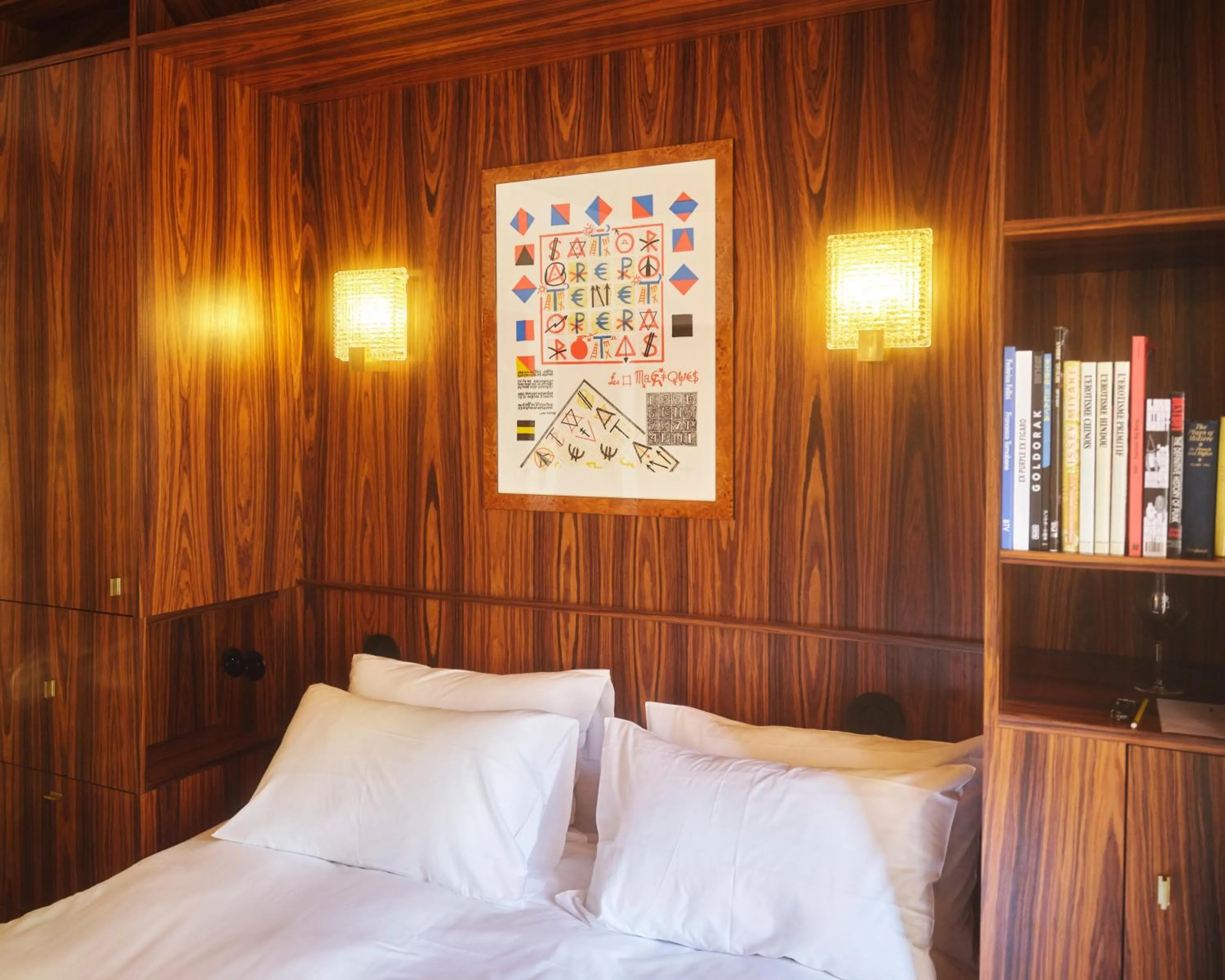 Bed in Hôtel Présent - Entrée autonome, réception en ligne - Encore Mieux