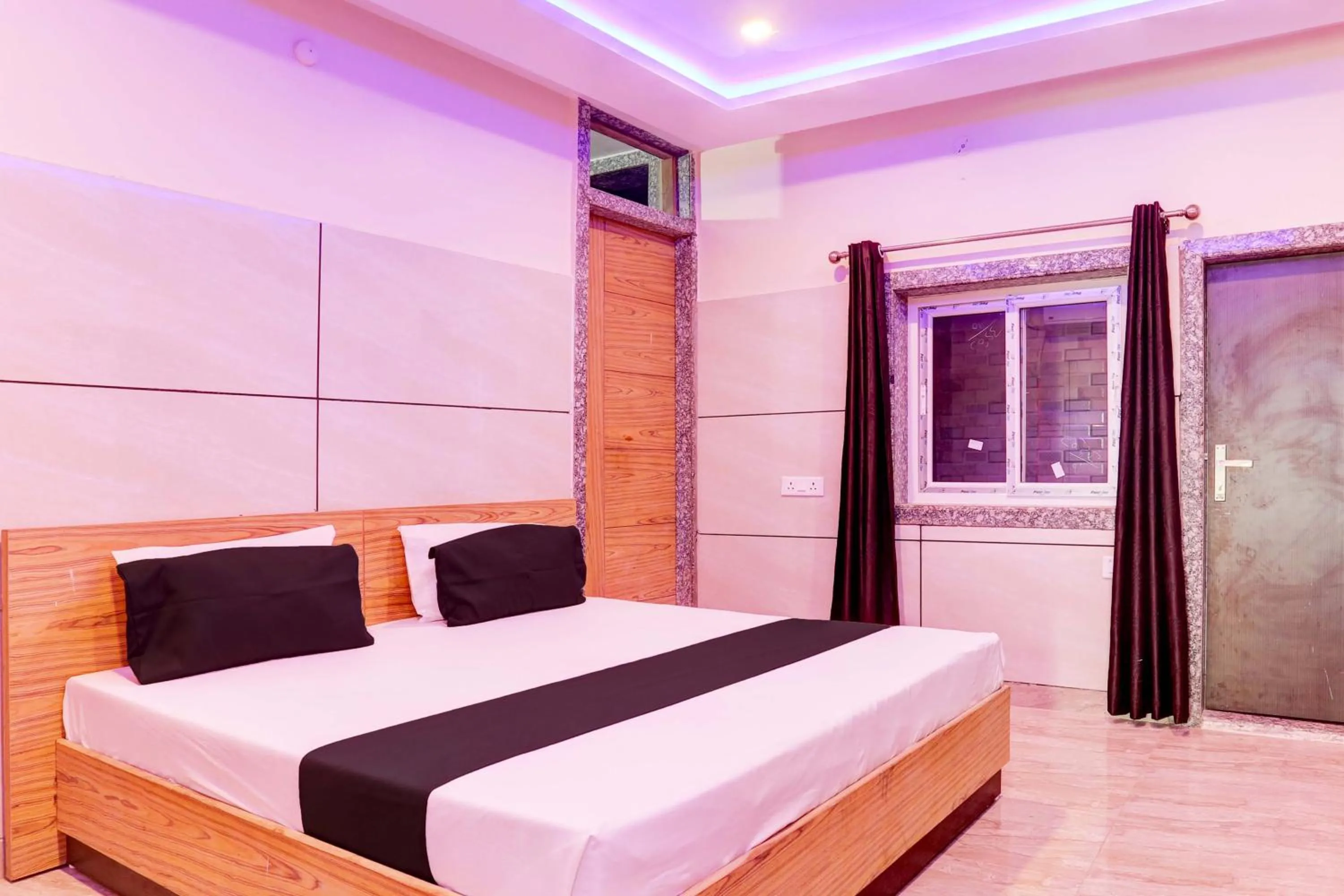 Hotel O 7