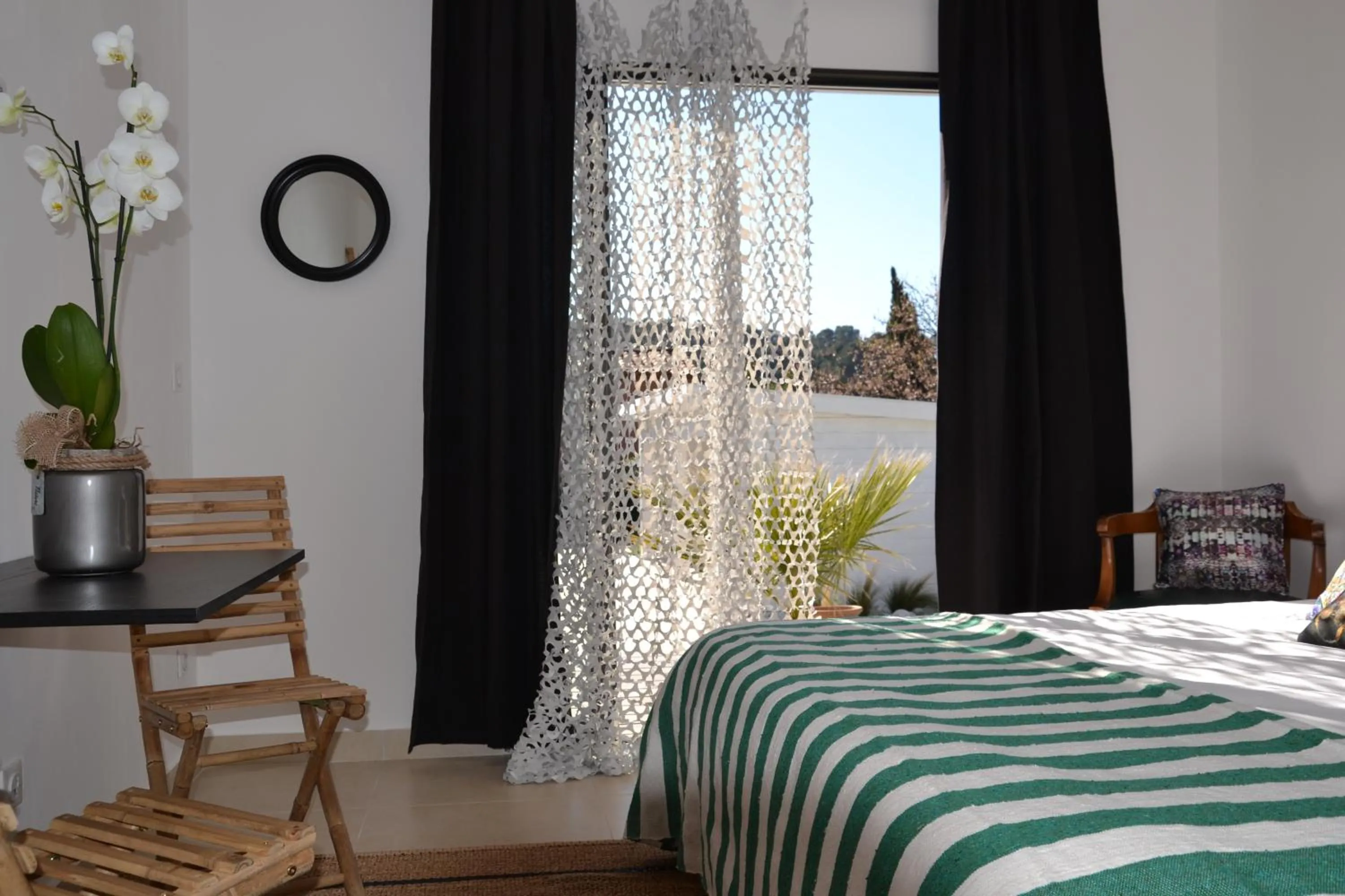 Bedroom, Bed in Villa Le Sud