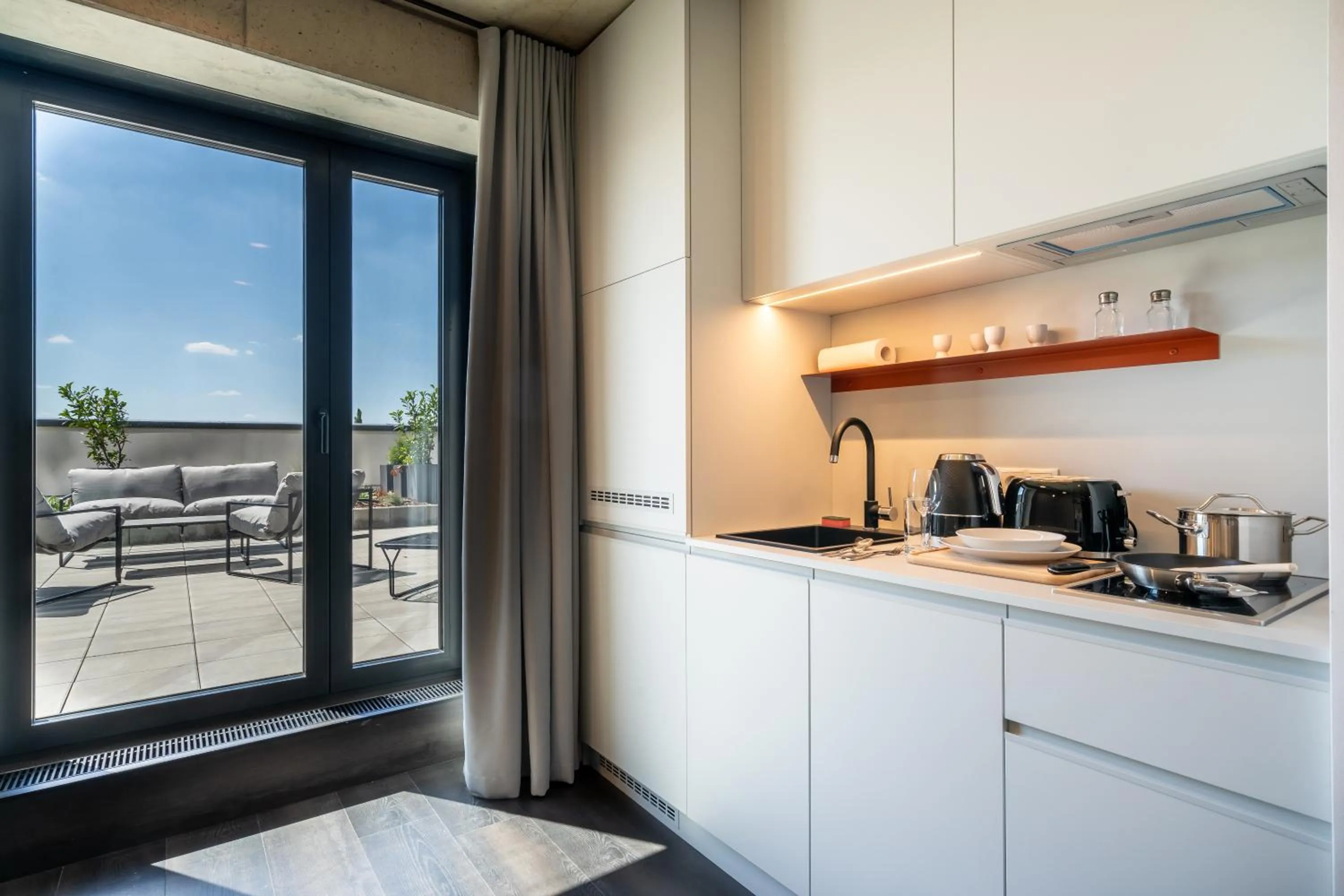 Coffee/tea facilities in HONEST Ricany