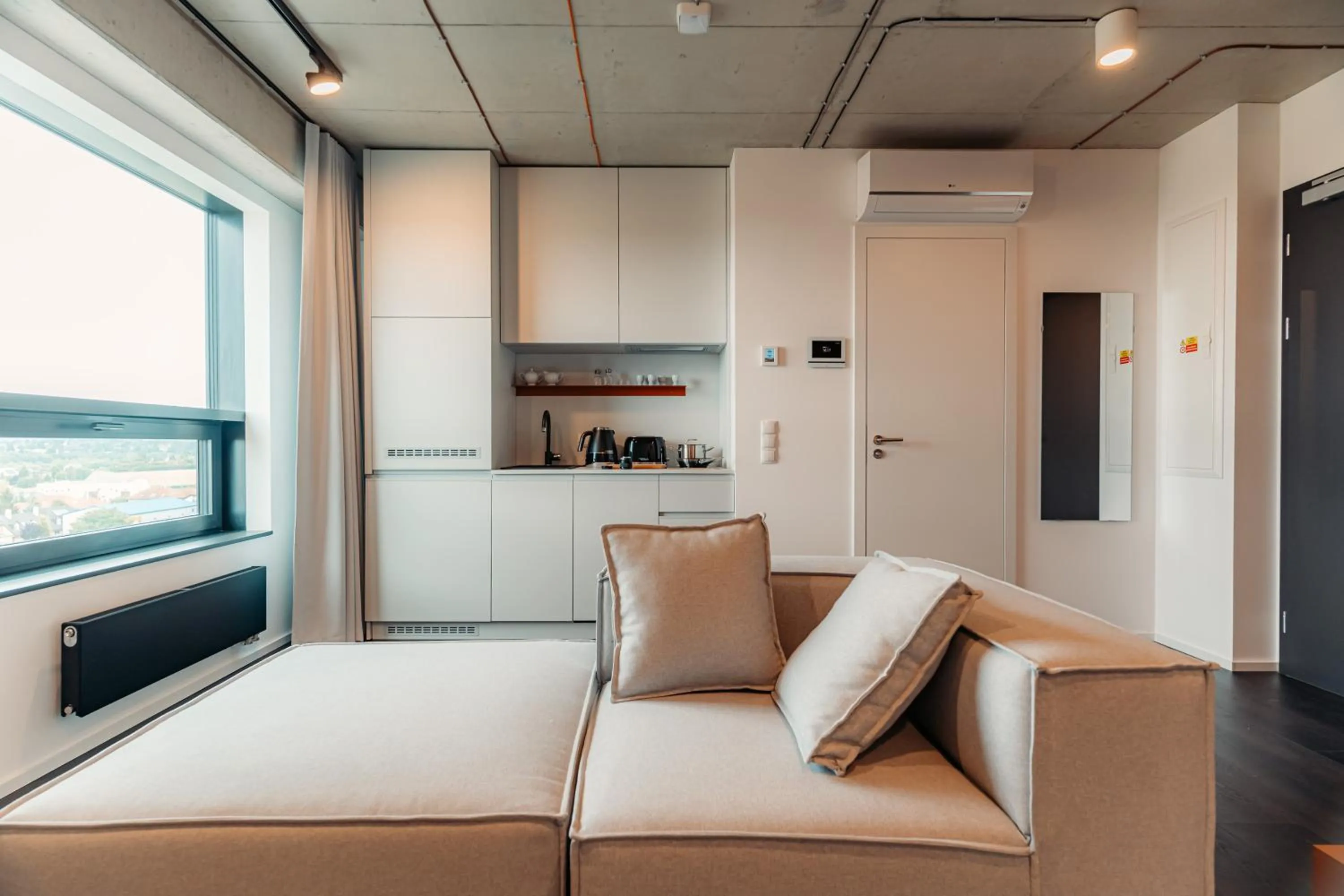 Kitchen or kitchenette in HONEST Ricany