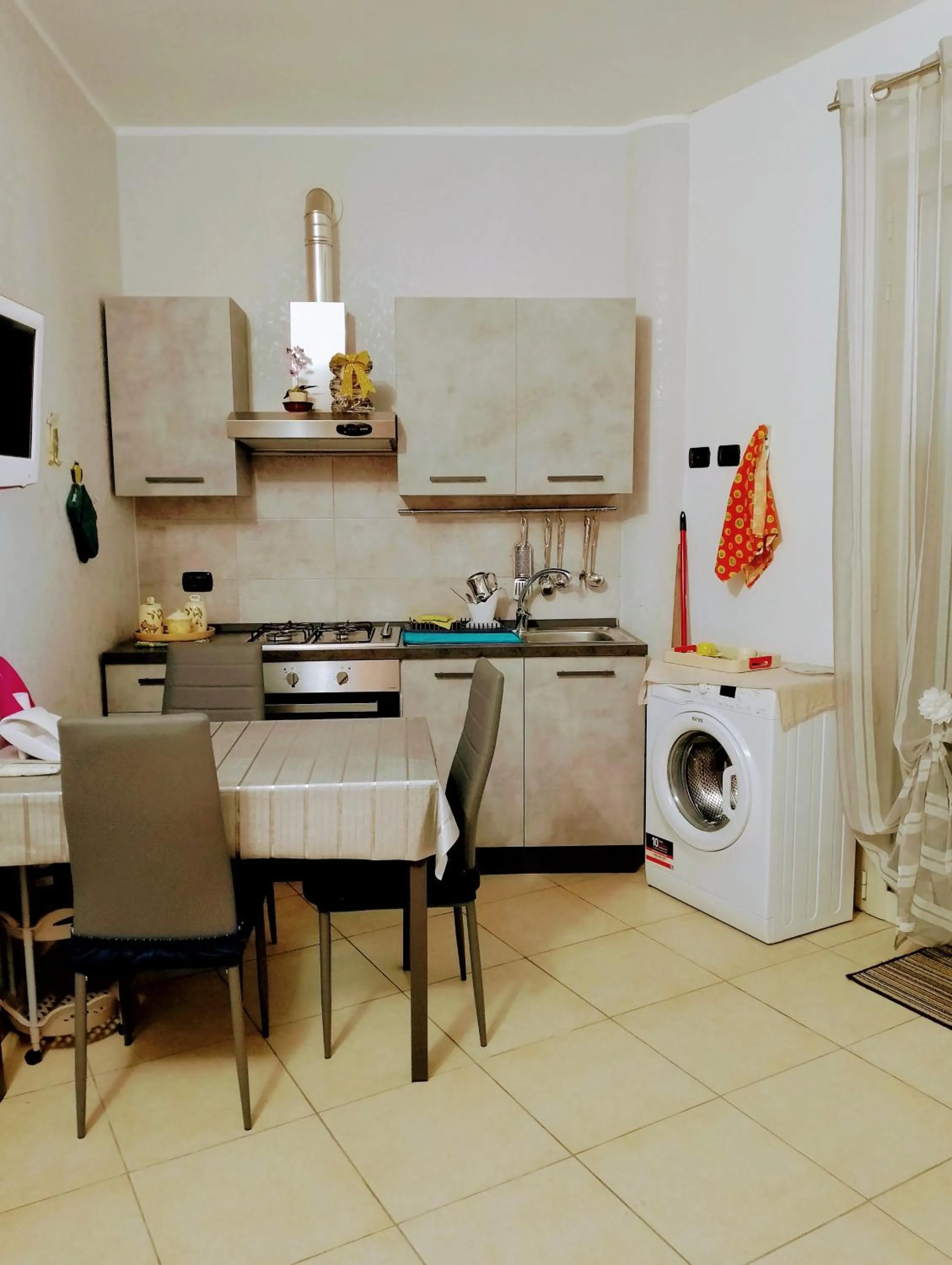 Kitchen or kitchenette in B & B Paradise