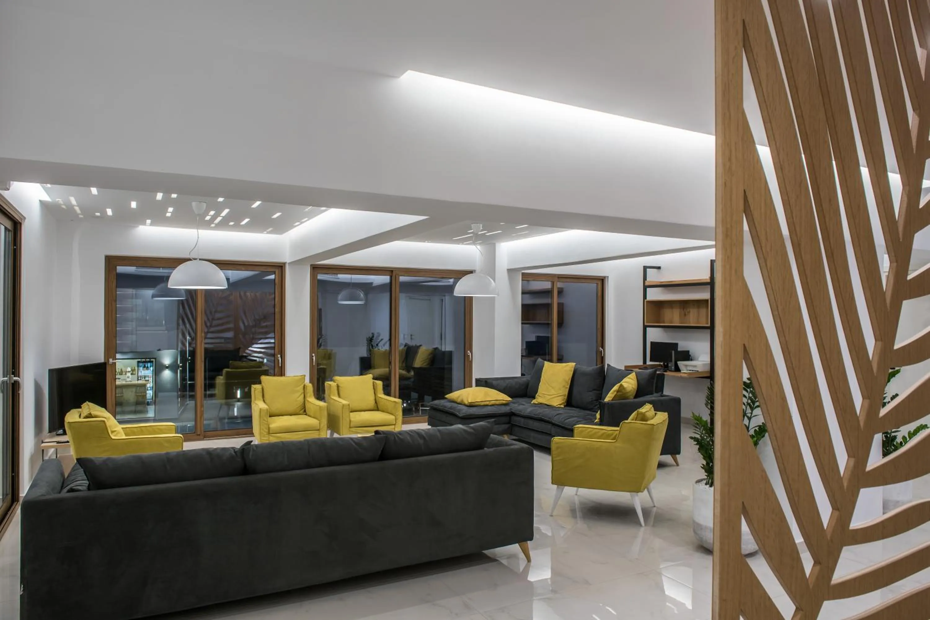 Communal lounge/ TV room in Harma Boutique Hotel