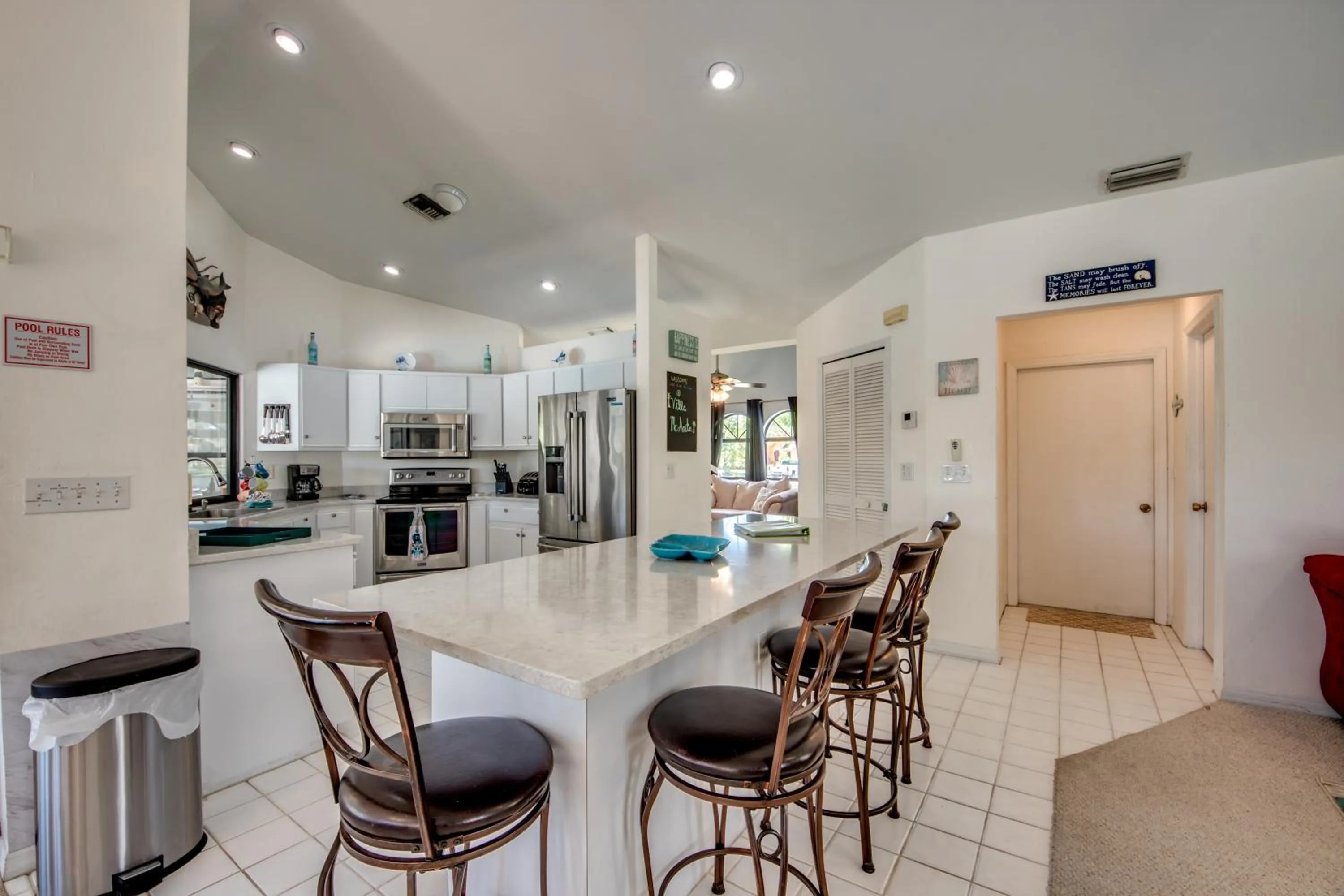 Villa McArita - 4 bedroom home w. heated pool on the water