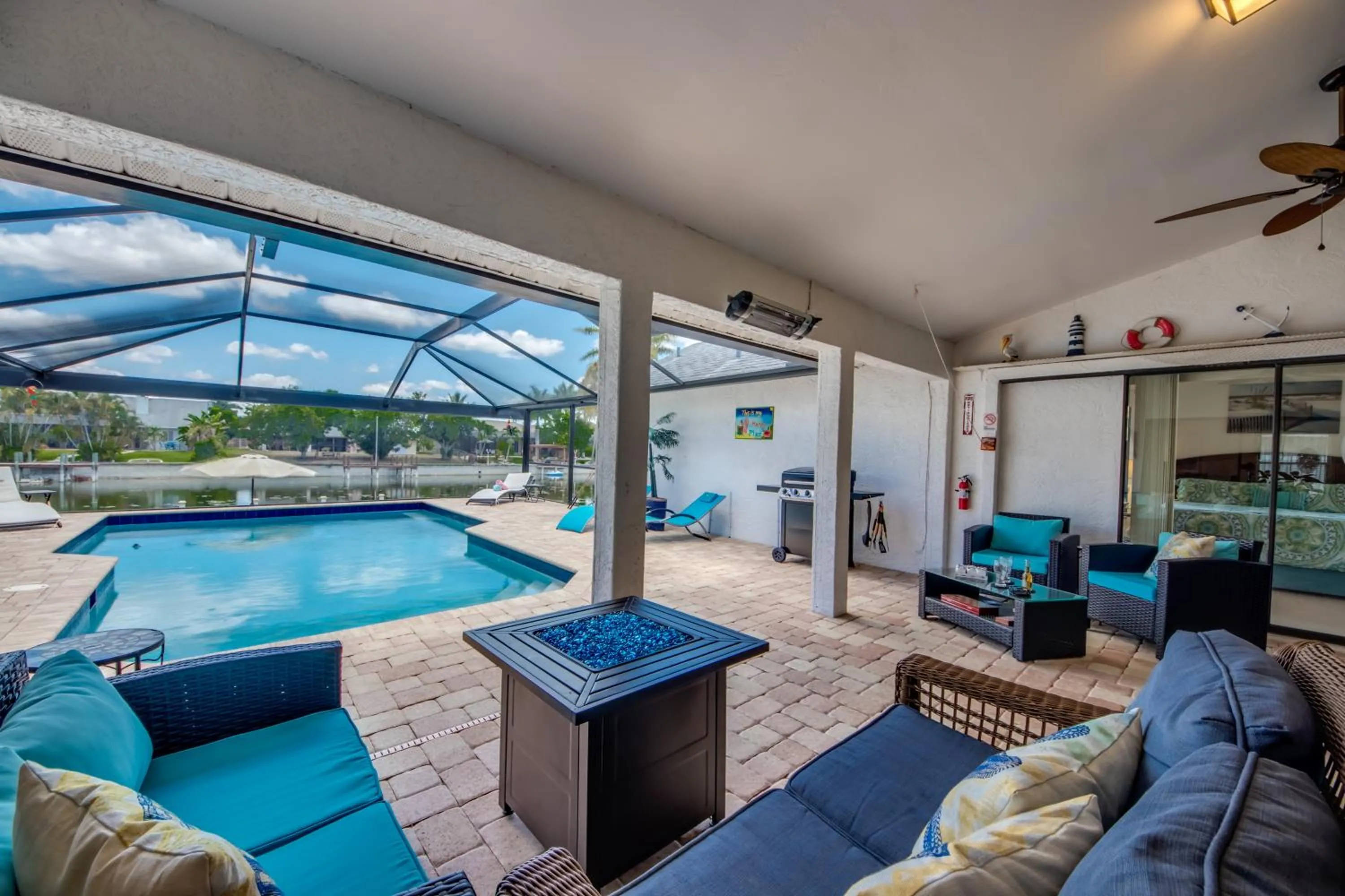 Villa McArita - 4 bedroom home w. heated pool on the water