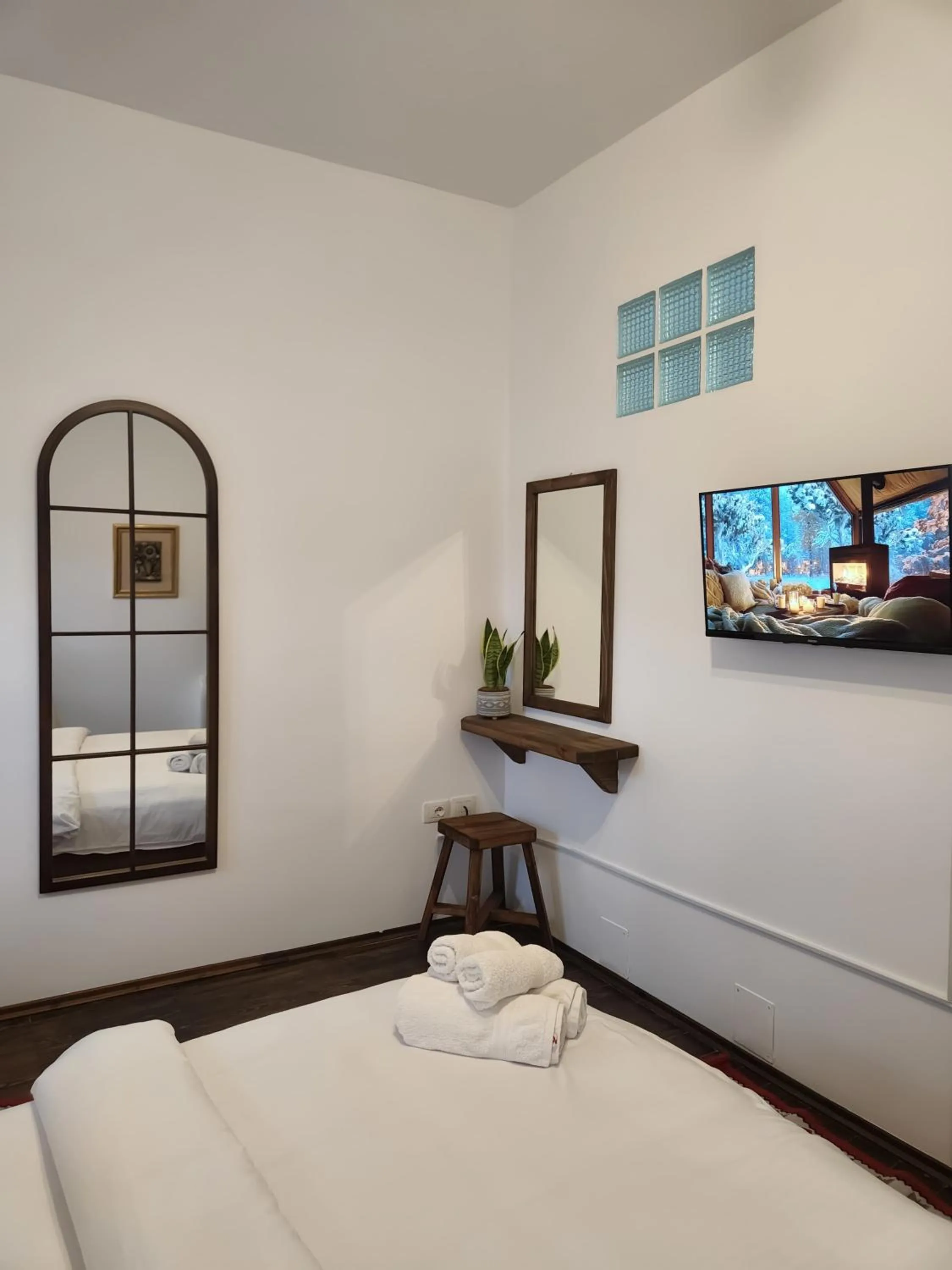 TV and multimedia in Sokak Boutique Hotel