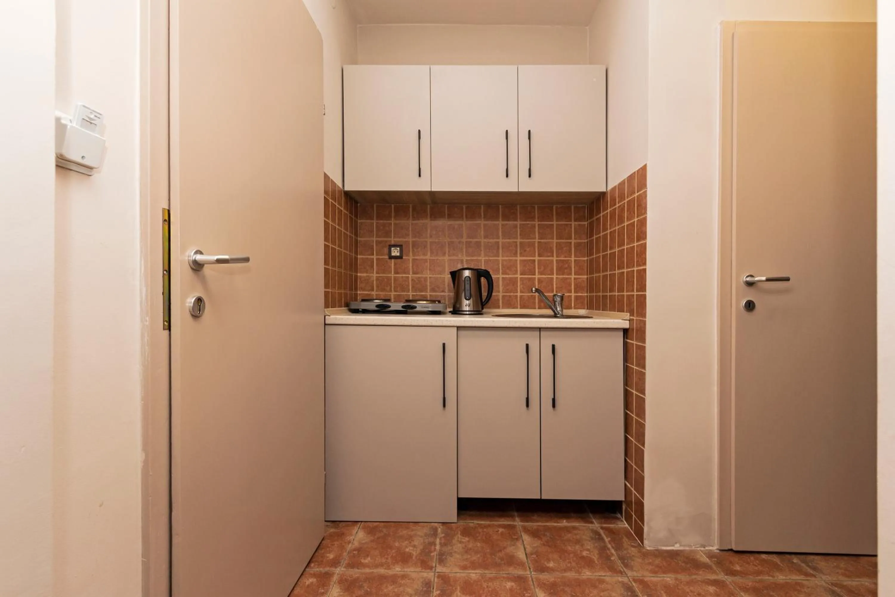 Kitchen or kitchenette in Bitrak Guest House