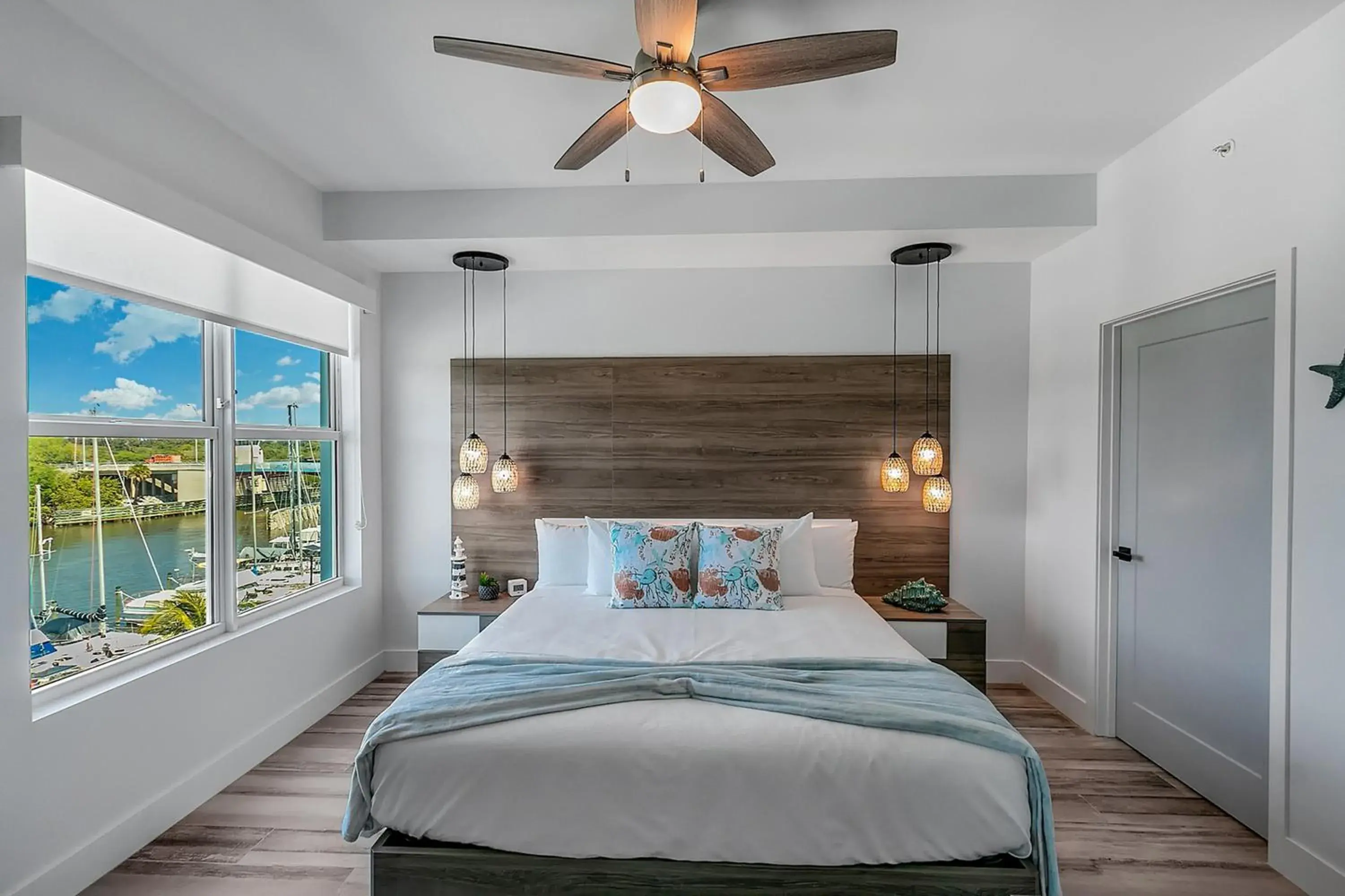 Apartment with Balcony in Dolphins Vacation Rental Apartment with Balcony in Dolphins Vacation Rental