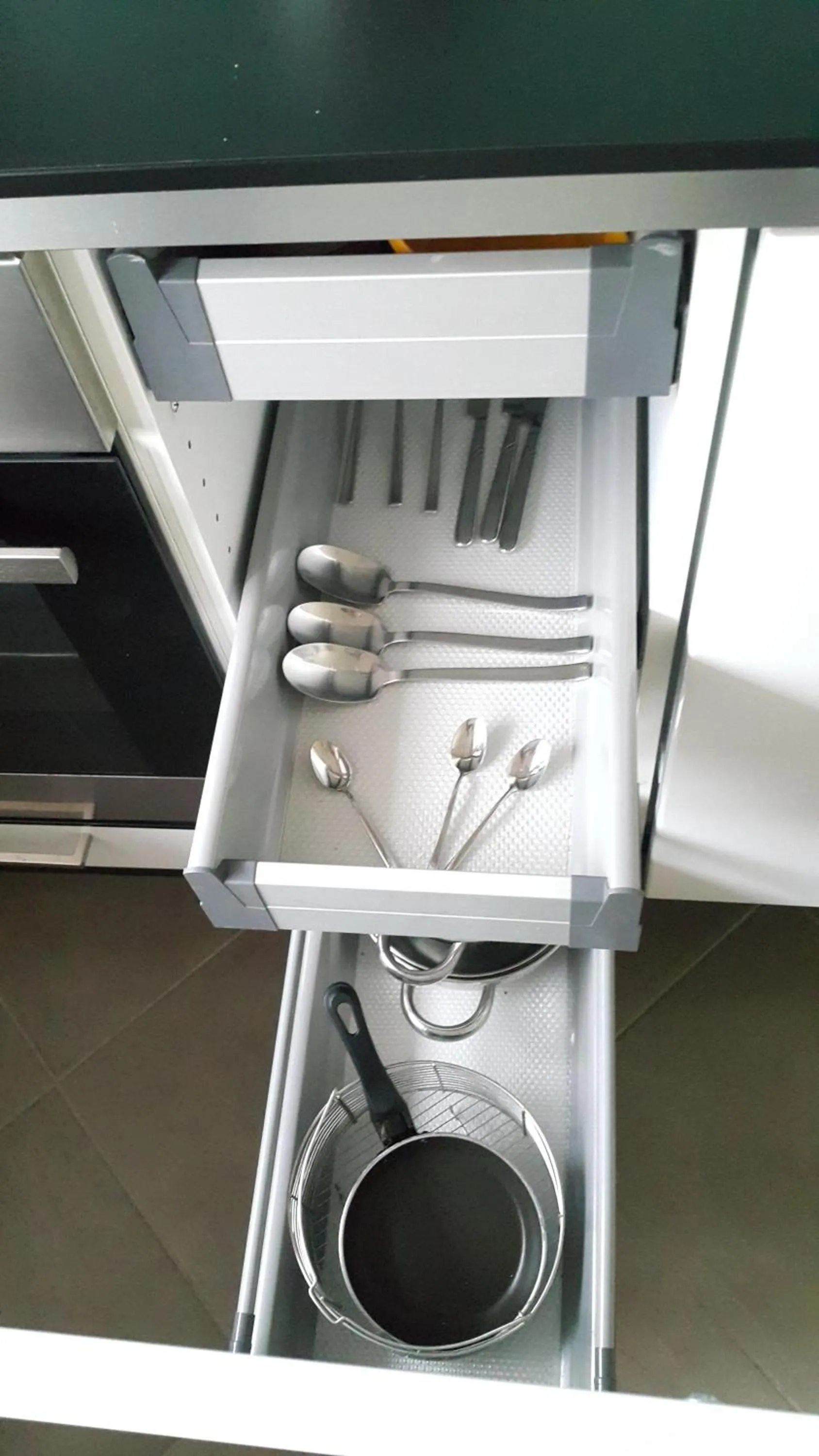 Kitchen or kitchenette in Bastien Studio near Airport