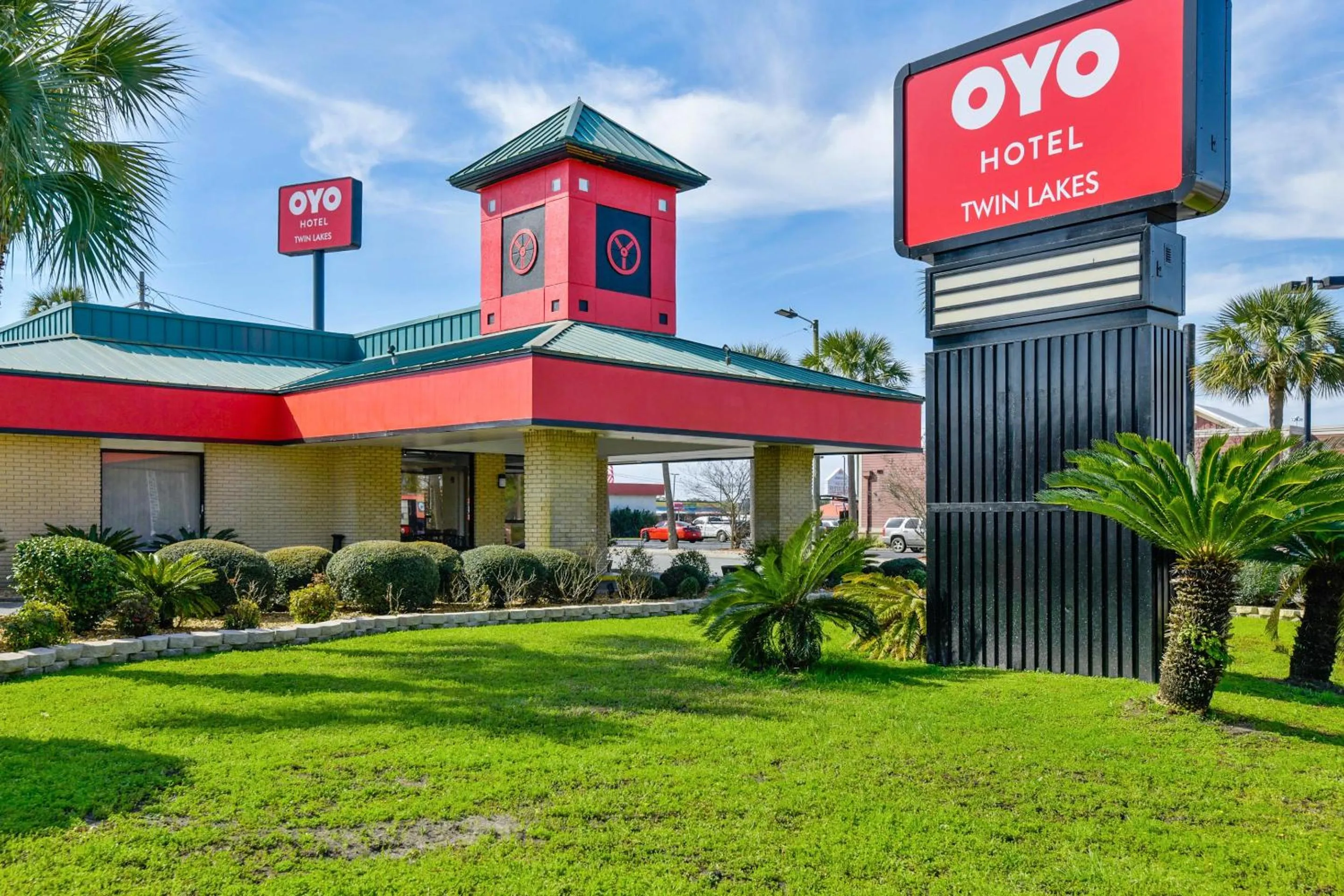 Facade/entrance in OYO Hotel Lake Park-Valdosta I-75, Exit 5