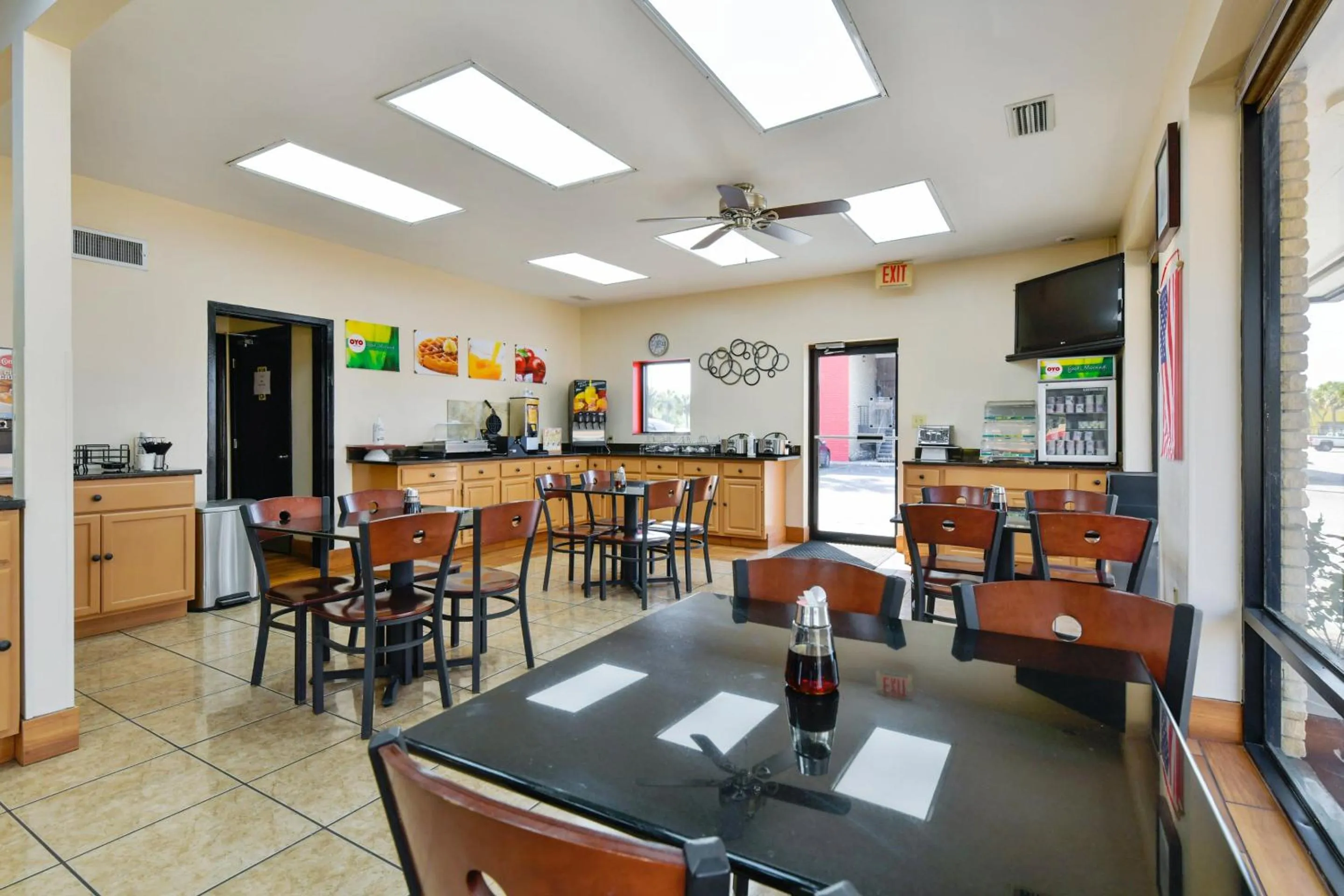 Dining area in OYO Hotel Lake Park-Valdosta I-75, Exit 5
