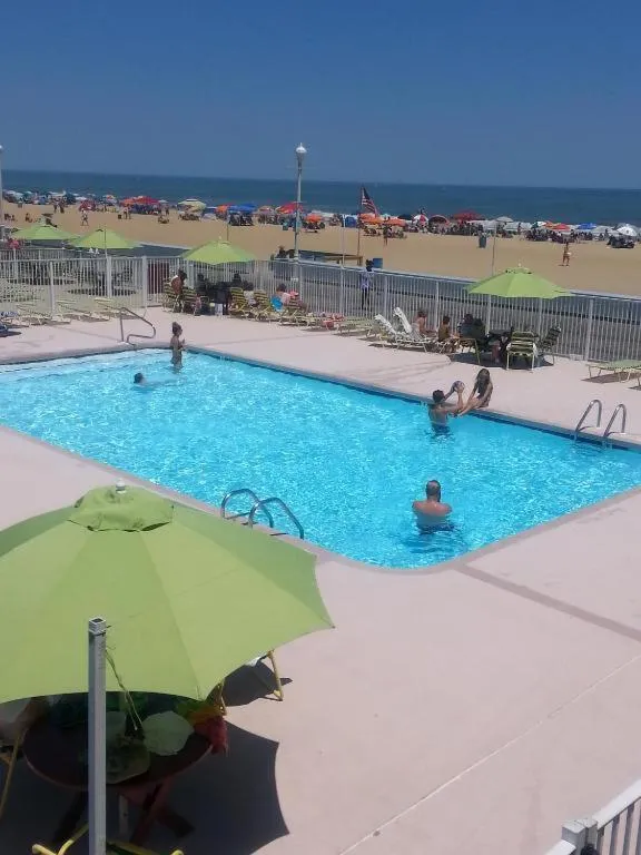 Fish Tales Boardwalk Inn & Ocean Mecca Motel