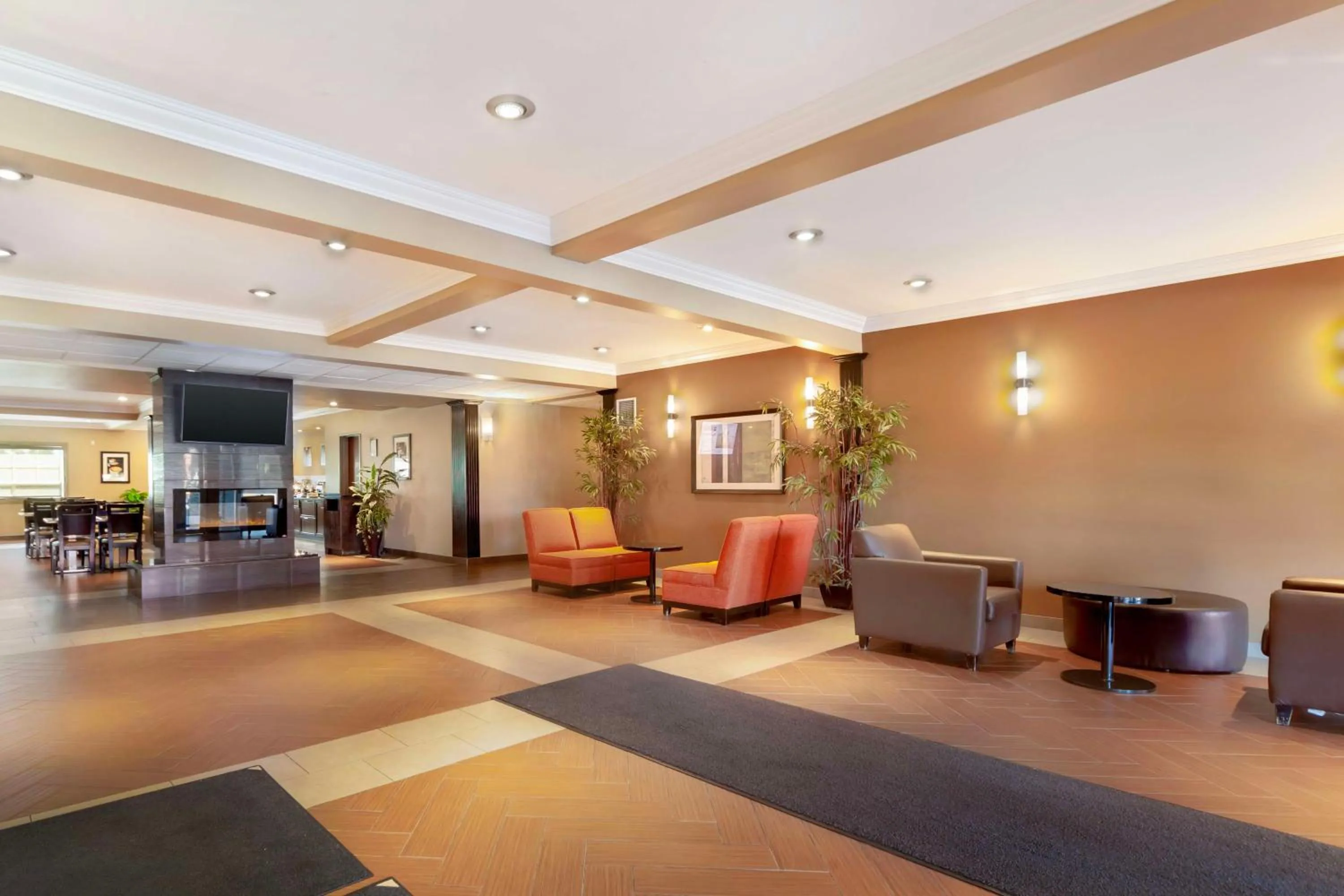Lobby or reception in Best Western Plus Peace River Hotel & Suites