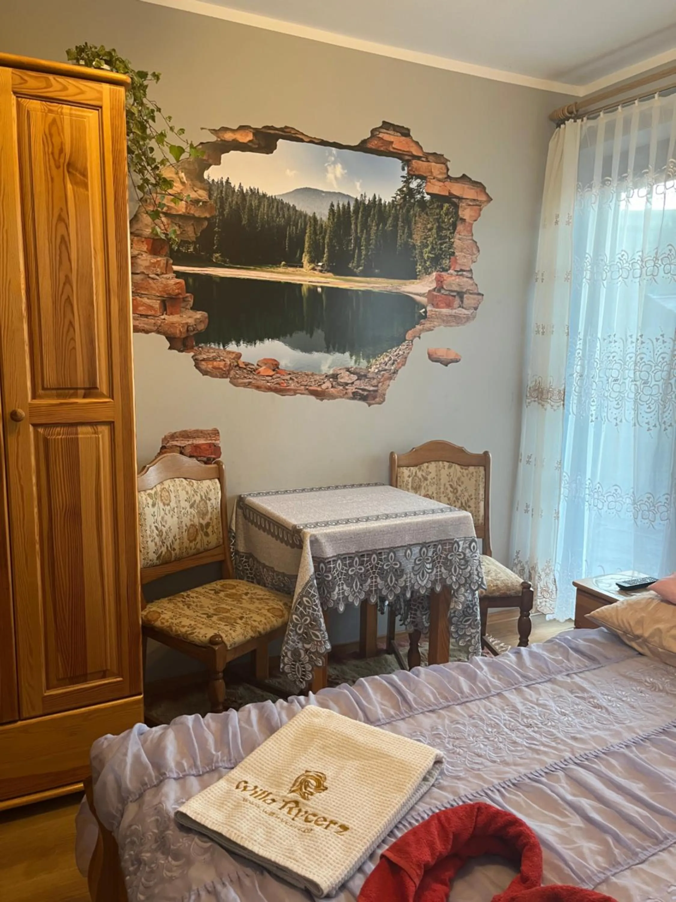 Photo of the whole room in Willa Rycerz