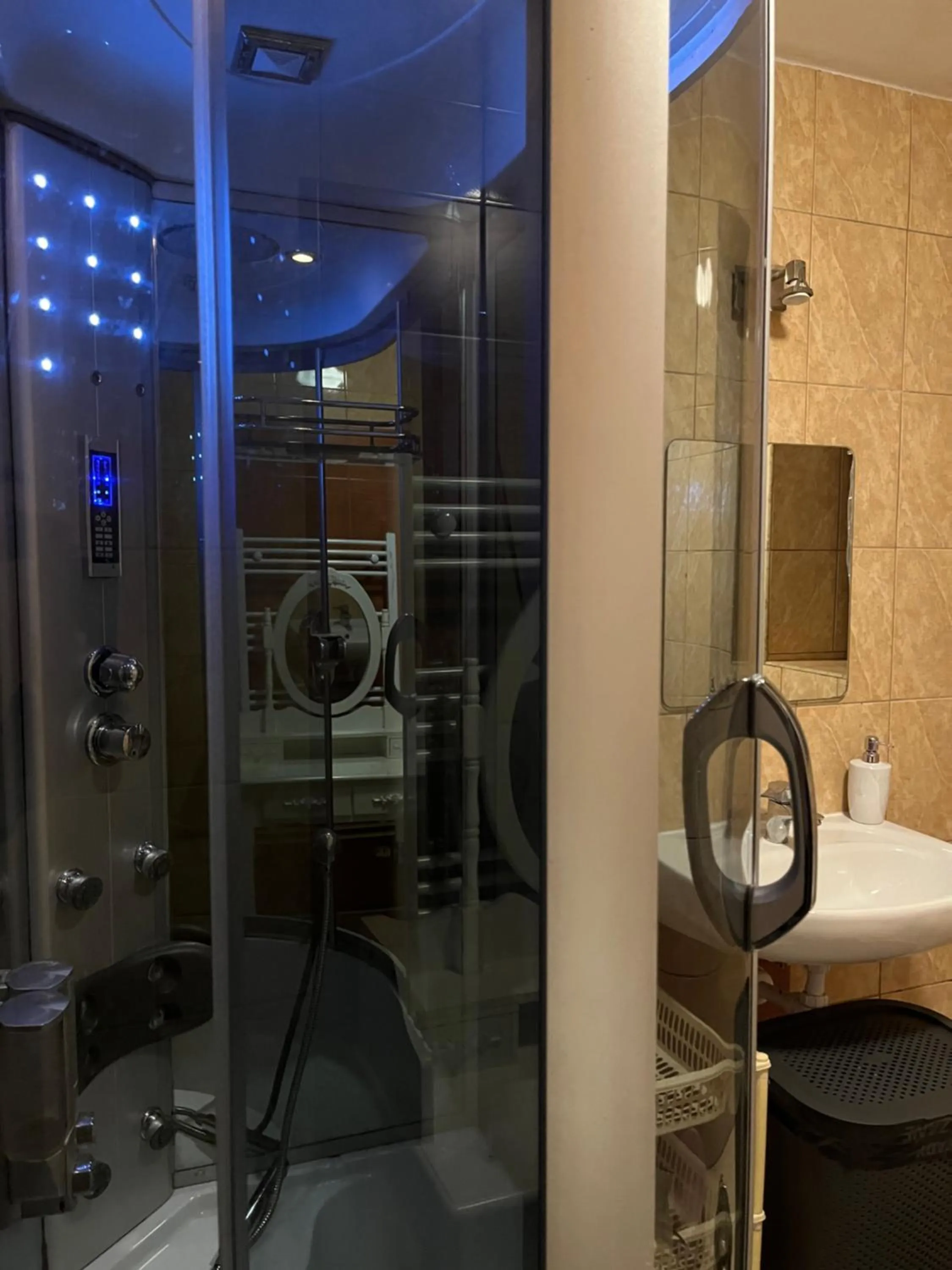 Shower in Willa Rycerz