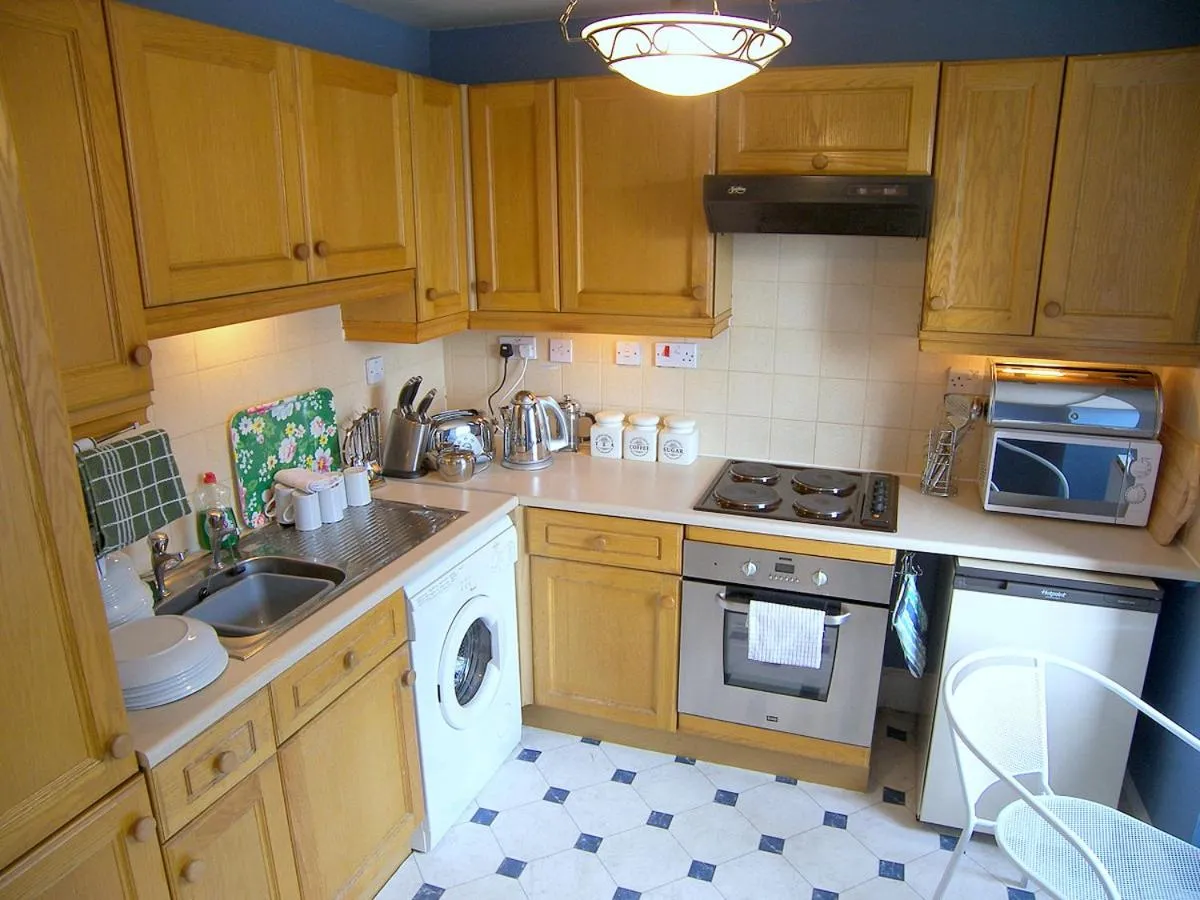 Kitchen or kitchenette in Royal Mile Apartment