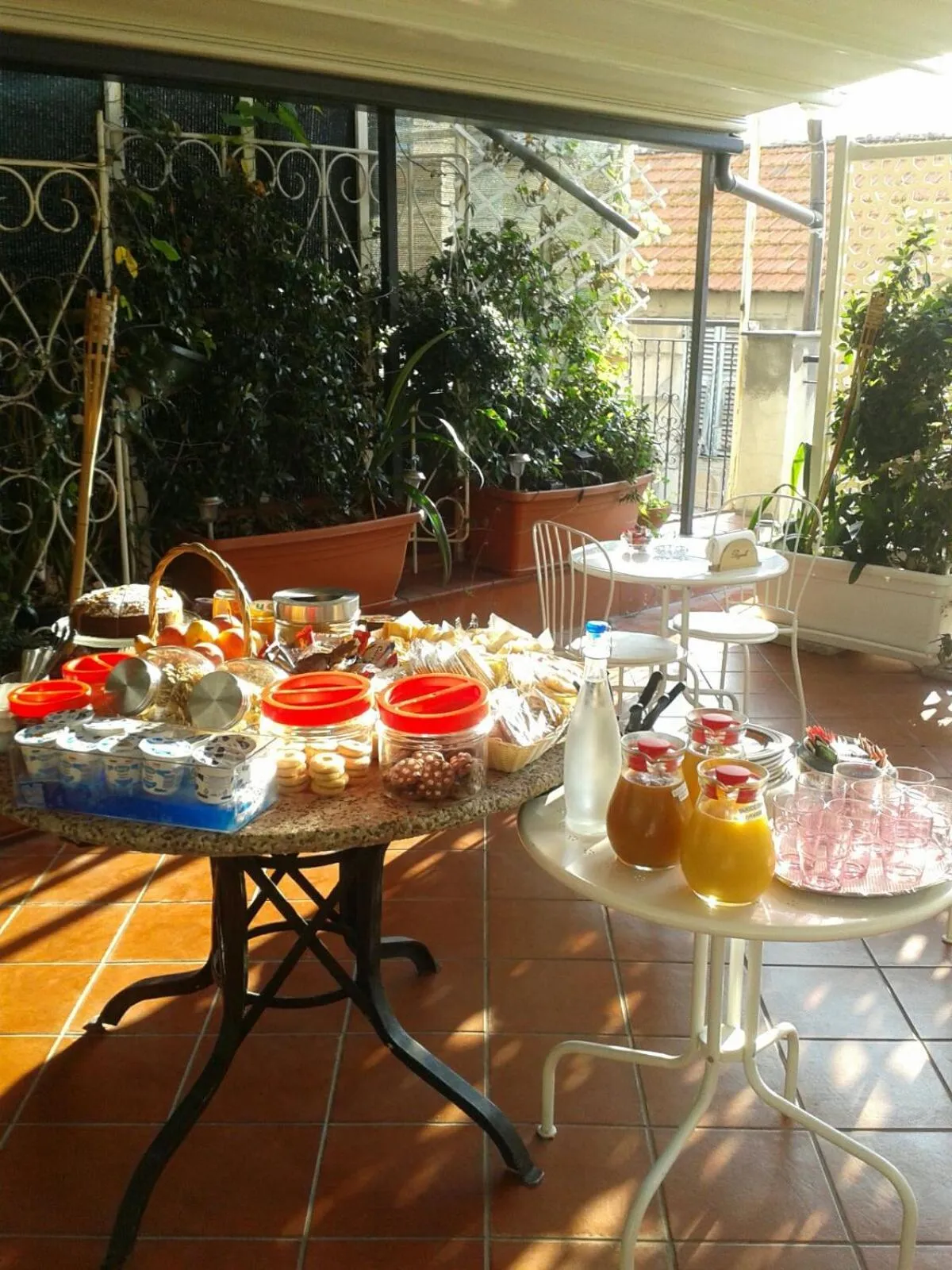 Buffet breakfast in B&B Elisir