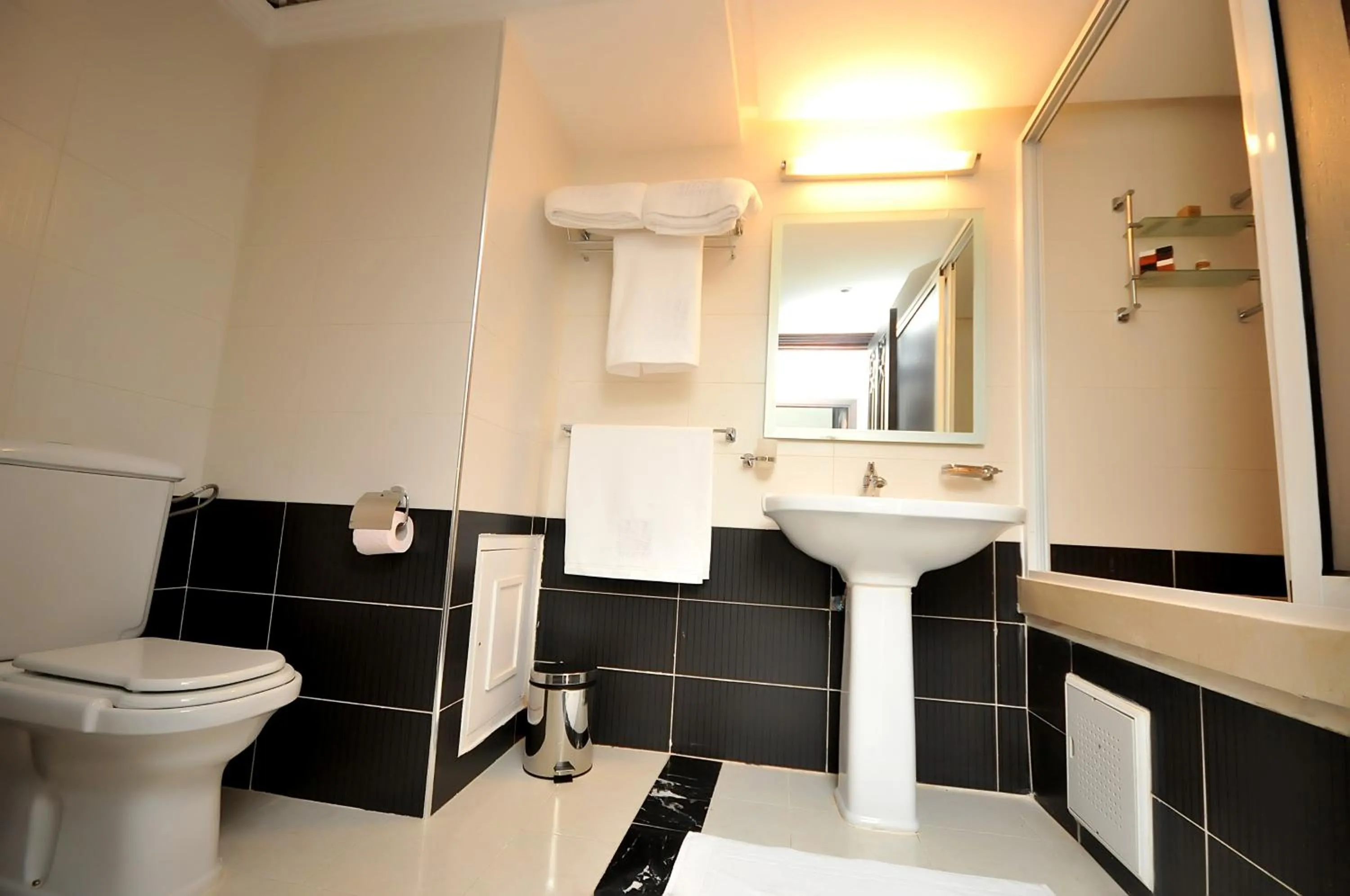 Bathroom in Le Rio Appart-Hotel City Center