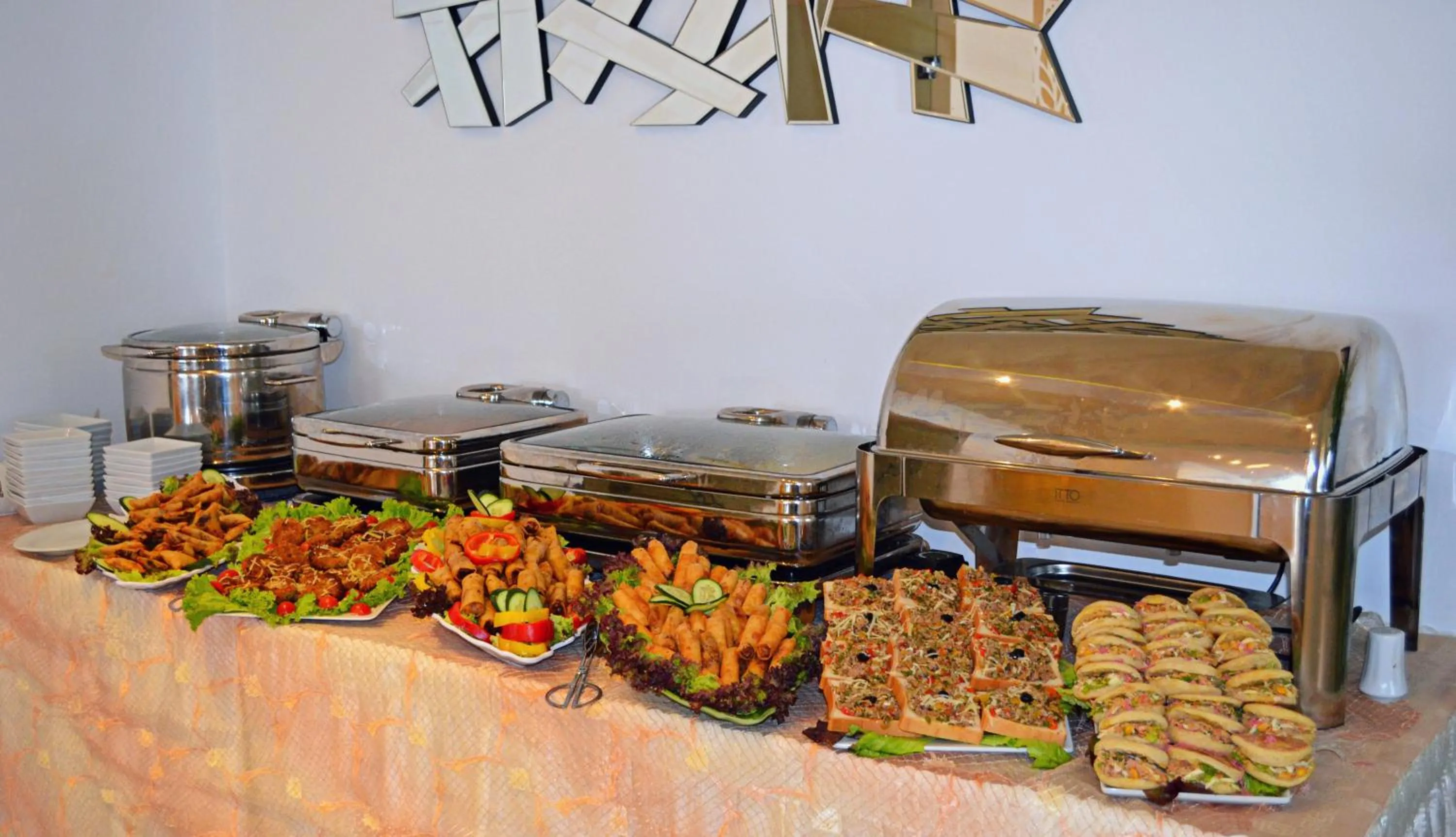 Restaurant/places to eat in Le Rio Appart-Hotel City Center