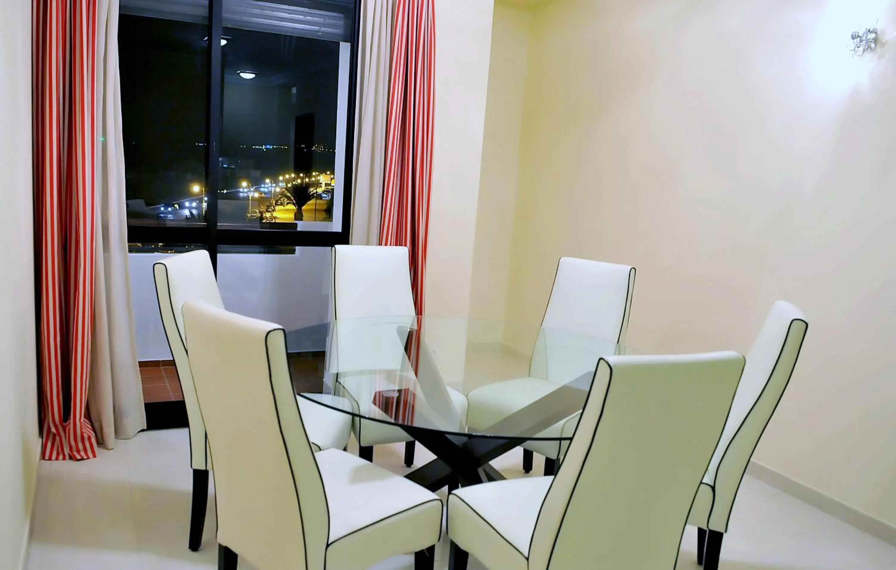 Dining area in Le Rio Appart-Hotel City Center
