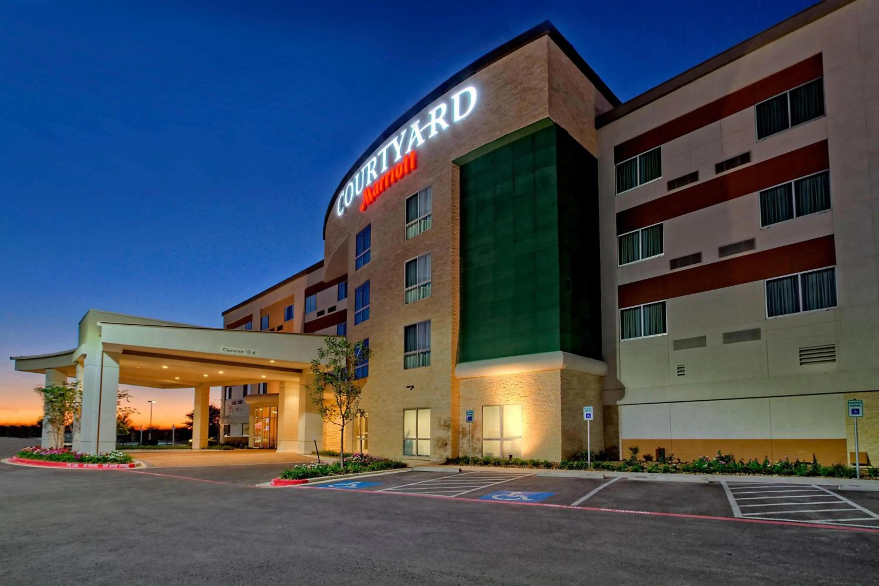 Property building in Courtyard by Marriott San Marcos